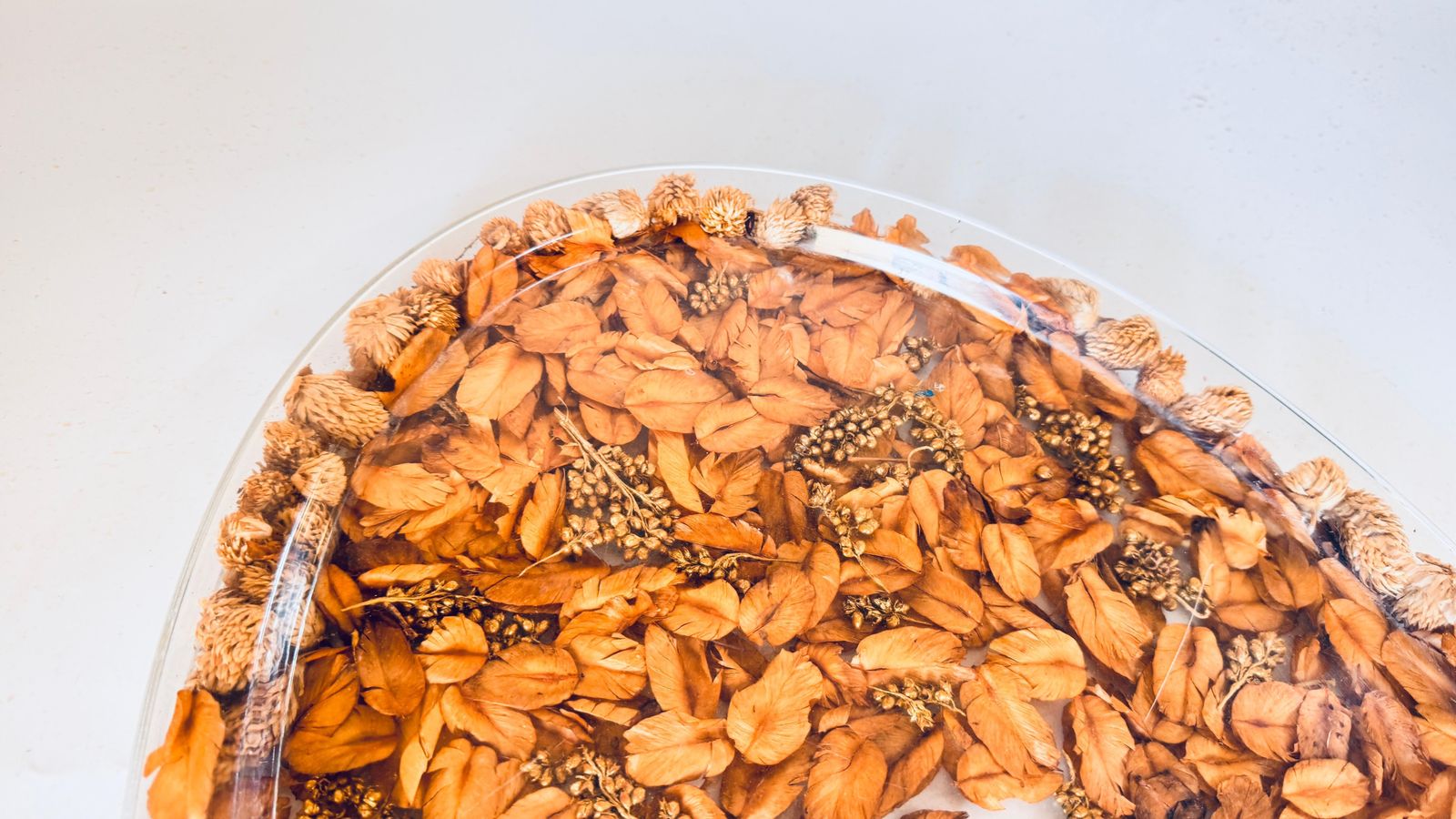 1970s Asian Hard Plastic Tray With Embedded Dried Flowers And Leaves, Oval Shape photo vintage