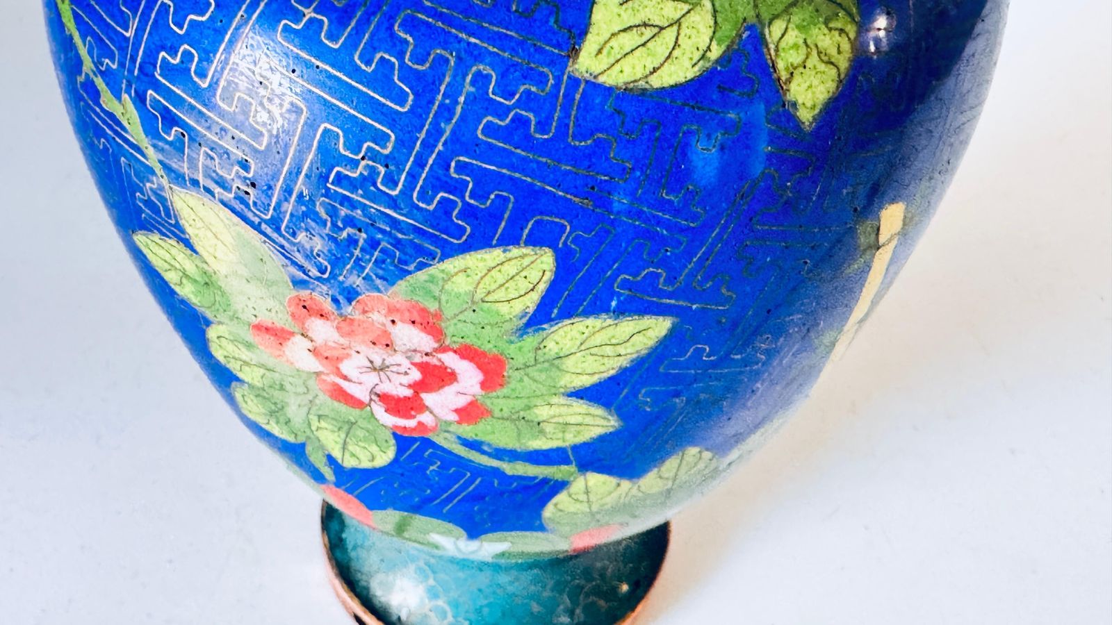 Early 20th Century Chinese Cloisonné Table Lamp, Floral Motifs, Brass Accents photo 362.0