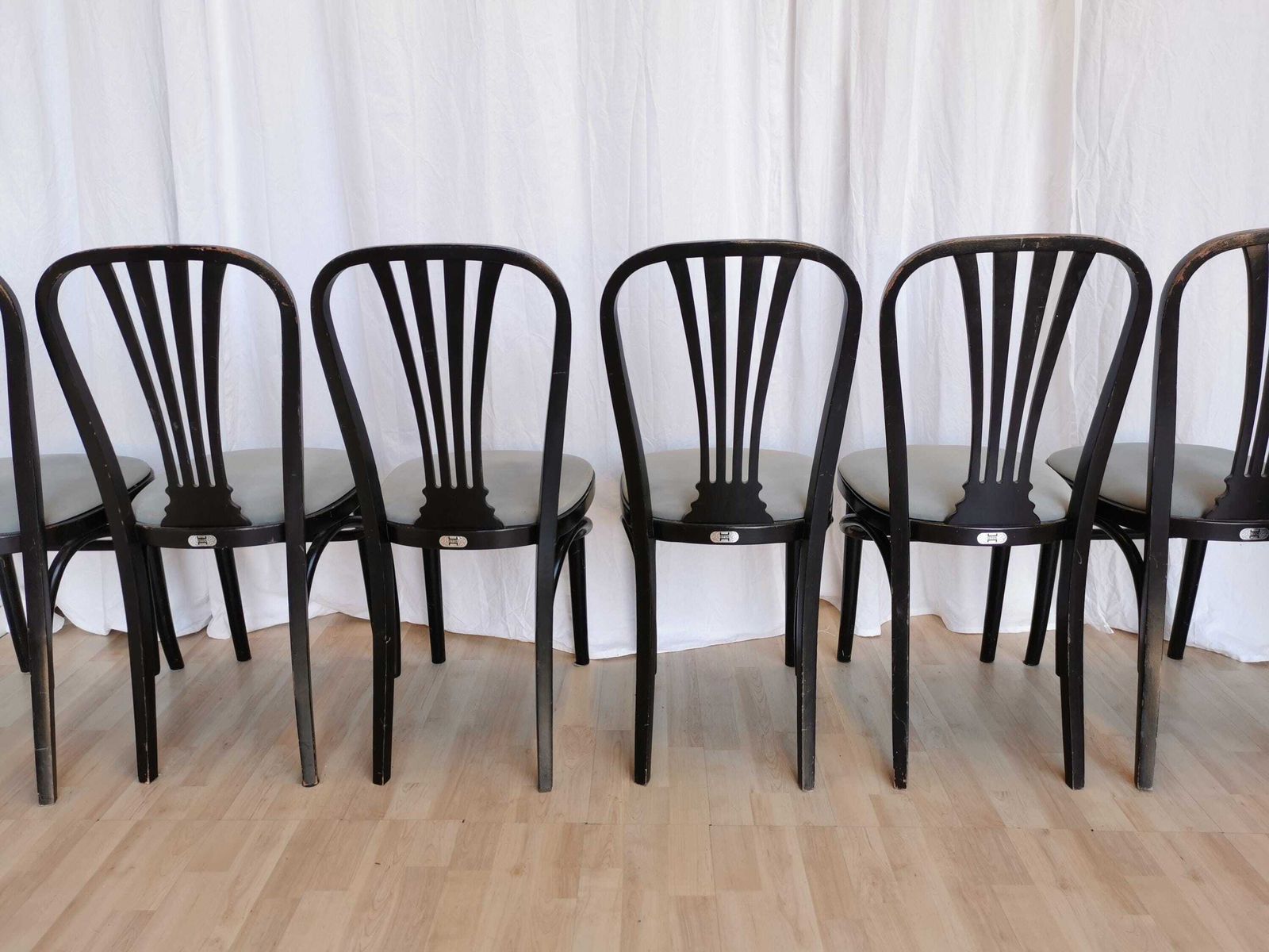 1 Of 6 Vintage Dining Chairs By Stol Kamnik Original / 1970s Yugoslavia / Mid Century Black Wooden Dine Chair With Gray Fabric Seat photo vinterior