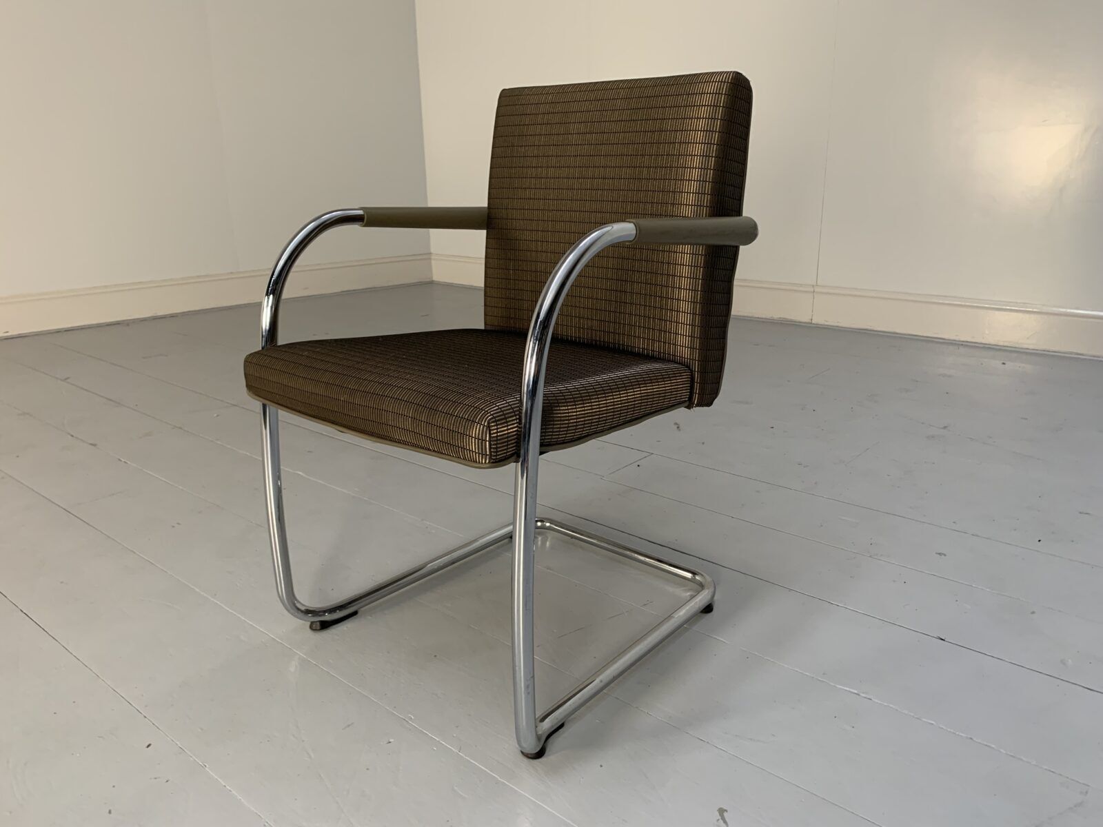 12 Vitra “Visasoft” Dining Meeting Chairs – In Gold Fabric & Leather photo vintage
