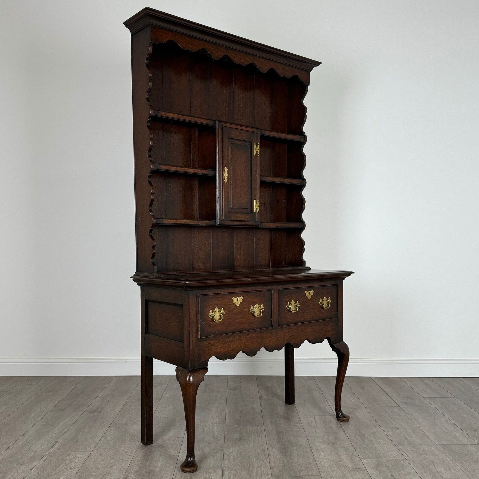 photo furniture Antique 20th Century Small Oak Dresser Of Good Quality