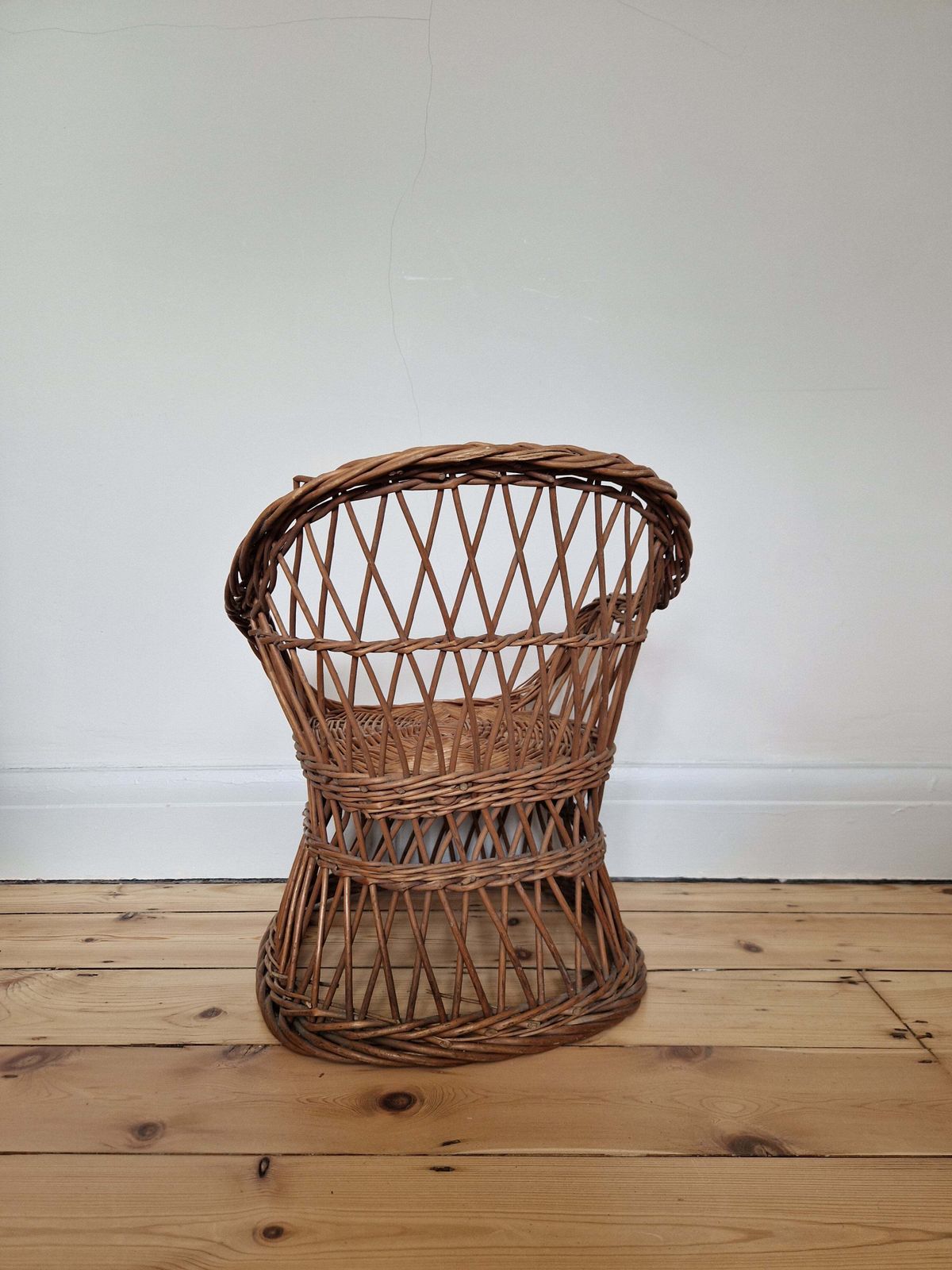Round Wicker Childs Chair photo Furniture