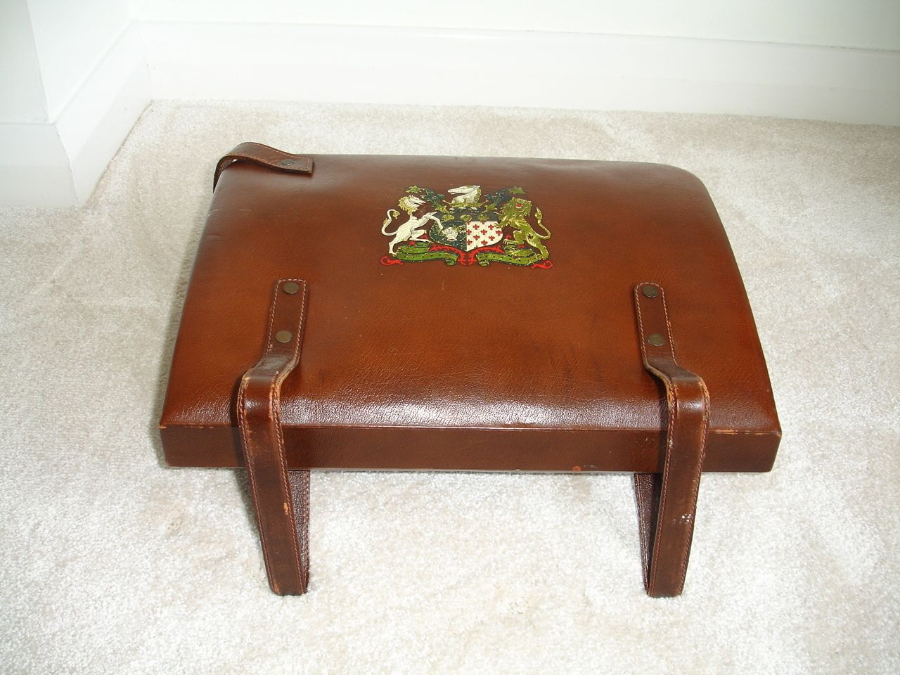 photo furniture Leather Magazine Holder Heraldic Lion Rampant And Unicorn Newspaper Basket With Carry Handle