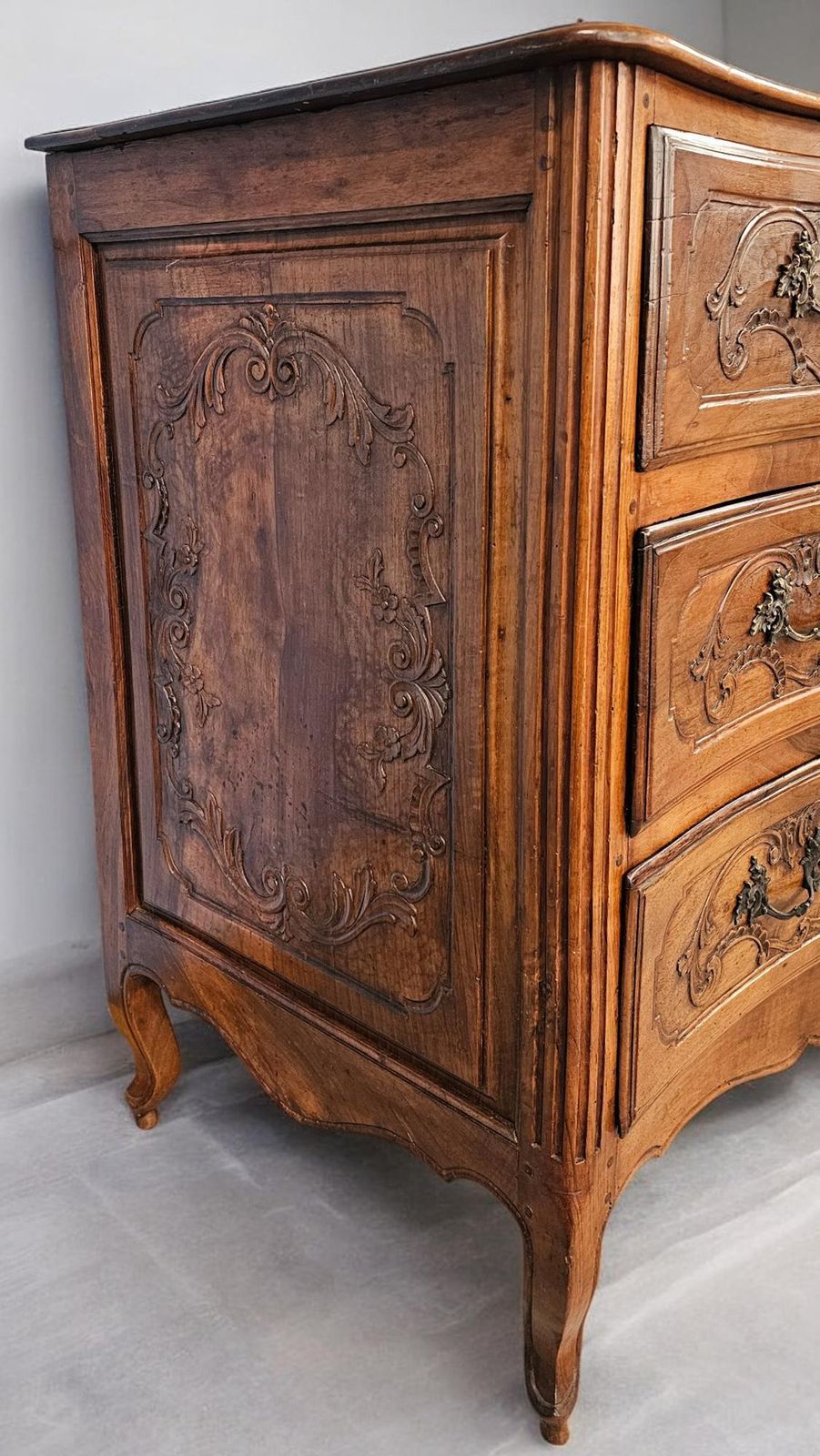 Italian Antique Luigi XV Chest Of Drawers In Solid Walnut, 1750s photo 7719.0