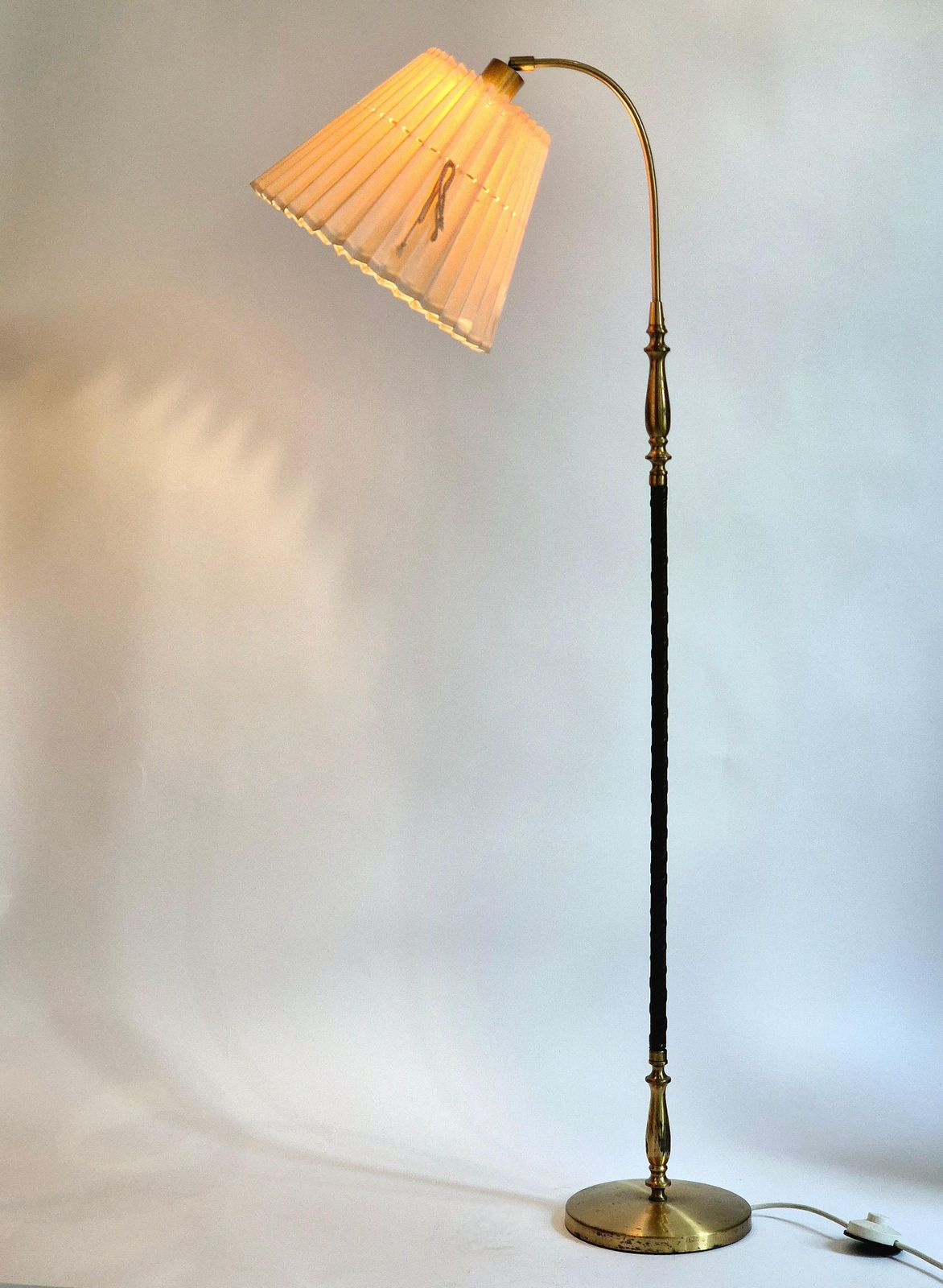 photo vinterior Floor Lamp In Brass With Dark Brown Leather Trim, Swedish / Scandinavian Modern