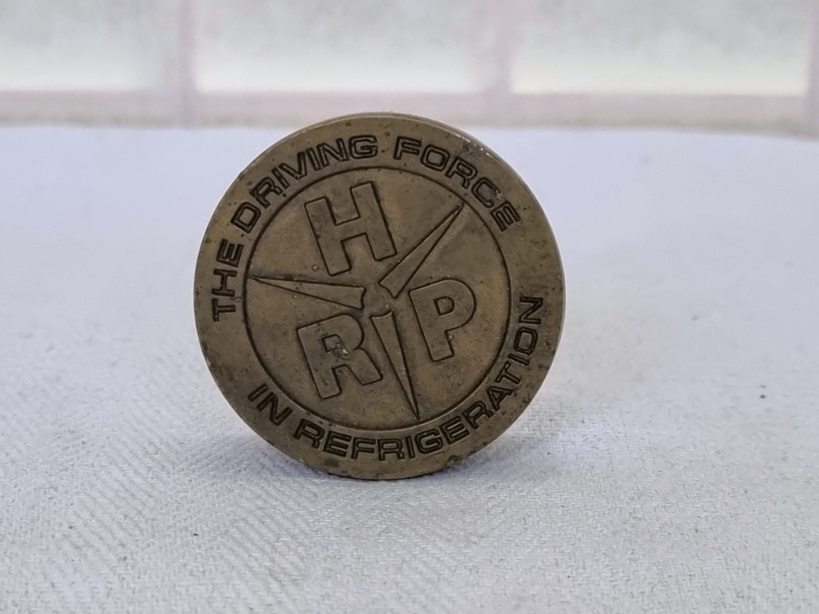 1977 Queen Silver Jubilee Hrp Weight | Rare Brass Refrigeration Industry Commemorative | Royal Anniversary Trade Token 152g photo 89.0