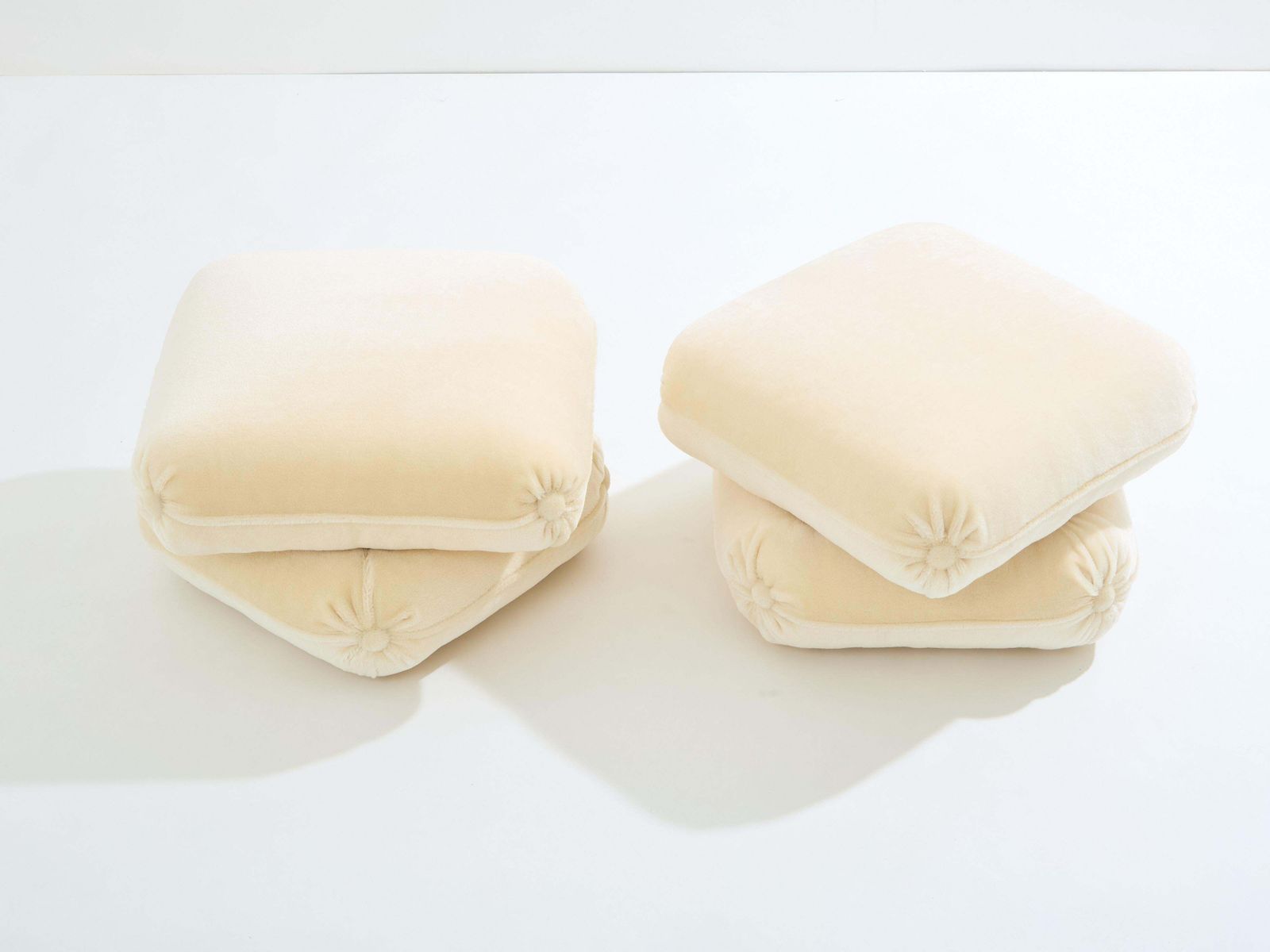 Paire de poufs Jacques Charpentier pour Maison Jansen en velours mohair, années 1970 photo furniture