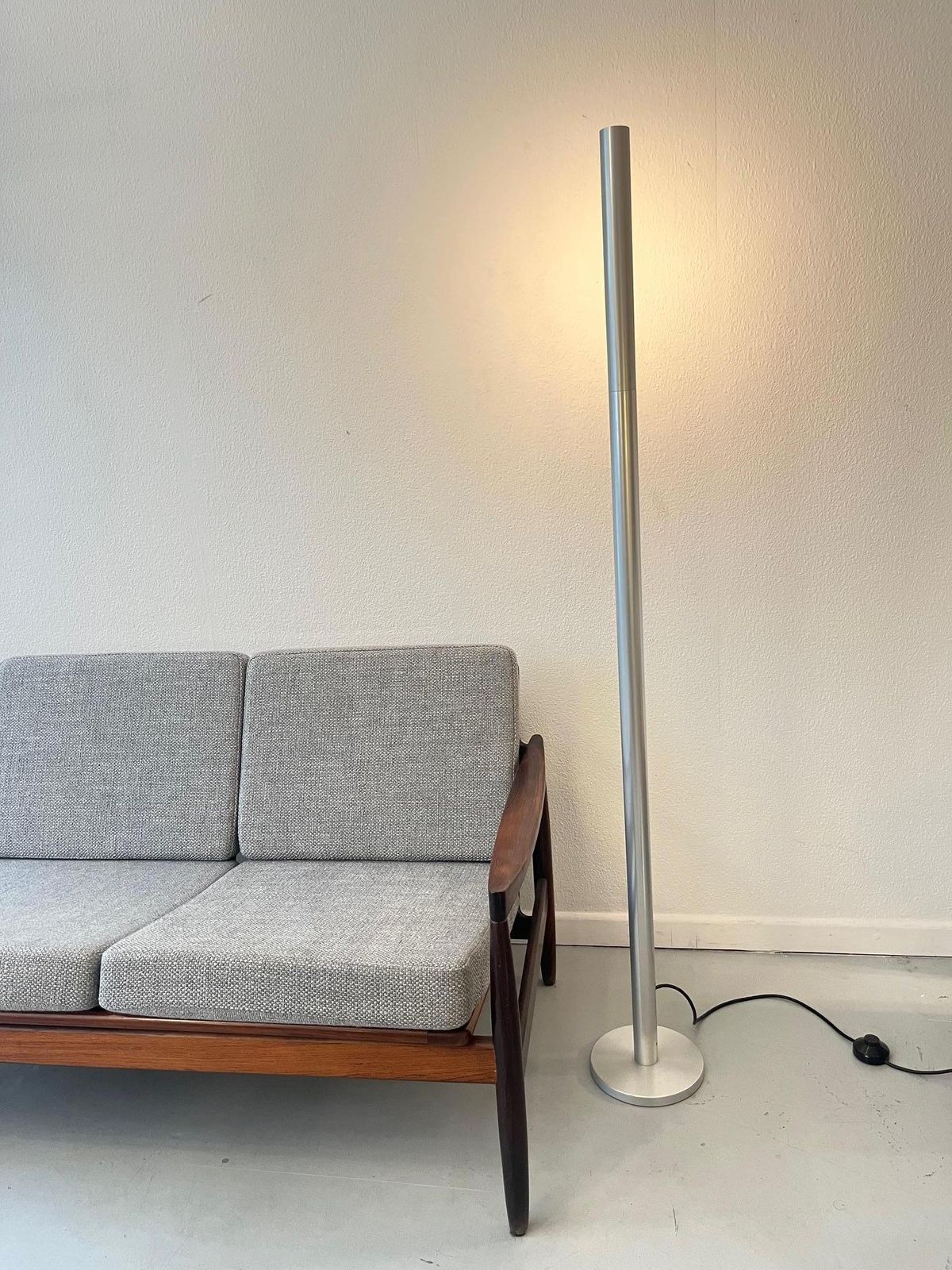 photo vintage S1 Adjustable Aluminum Floor Lamp By Rico & Rosemary Baltensweiler, Switzerland