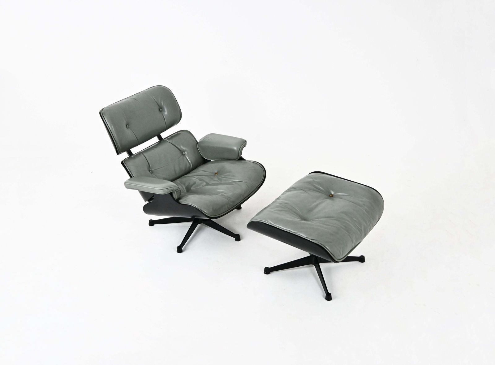 Lounge Chair By Charles & Ray Eames For Herman Miller, 1970s photo furniture