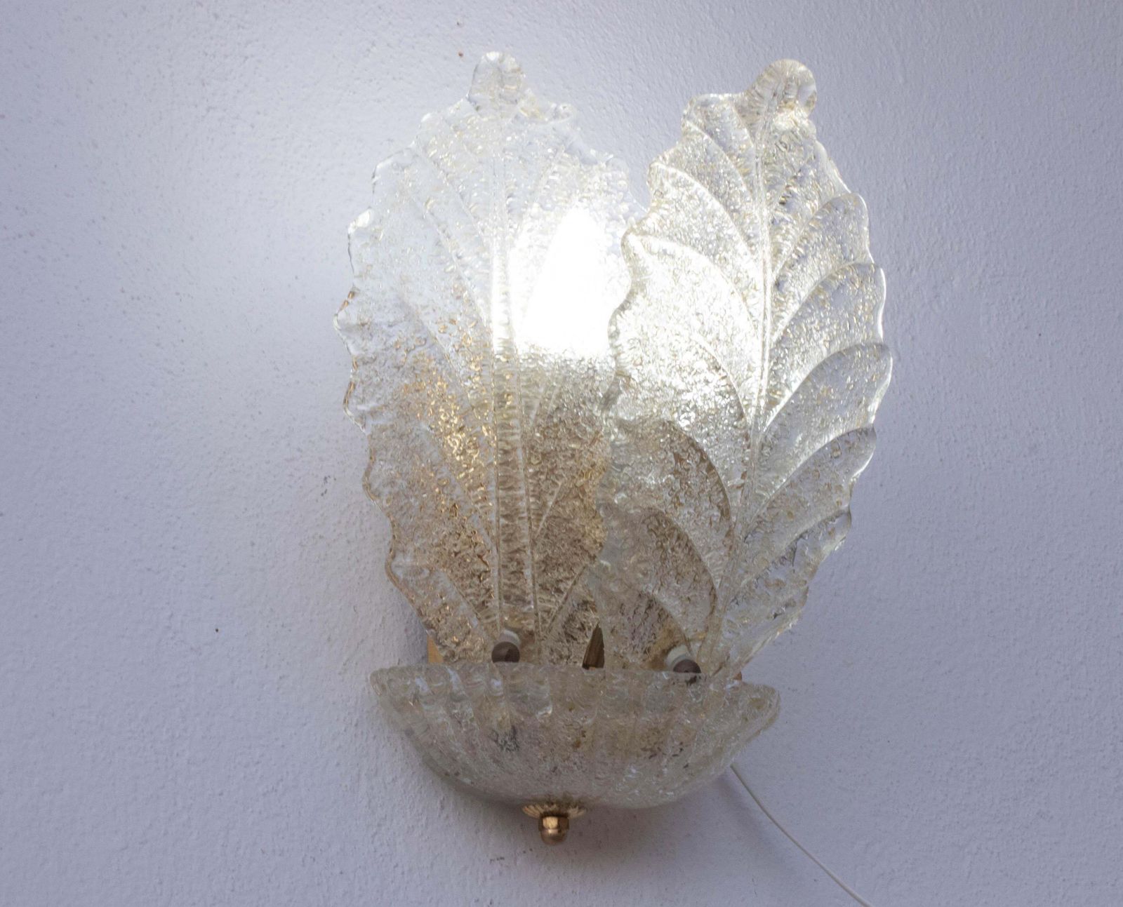 Set Of 2 Portofino, Elegant Murano Wall Light Transparent And Gold Leaves, 1970 photo vintage