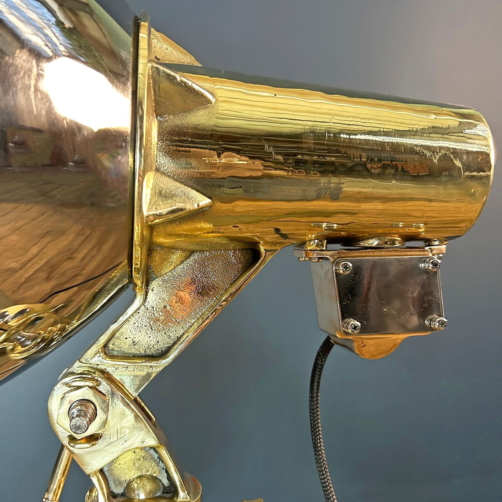 photo vintage Late Century Brass And Stainless Searchlight   Us Army Tripod And Marine Switch