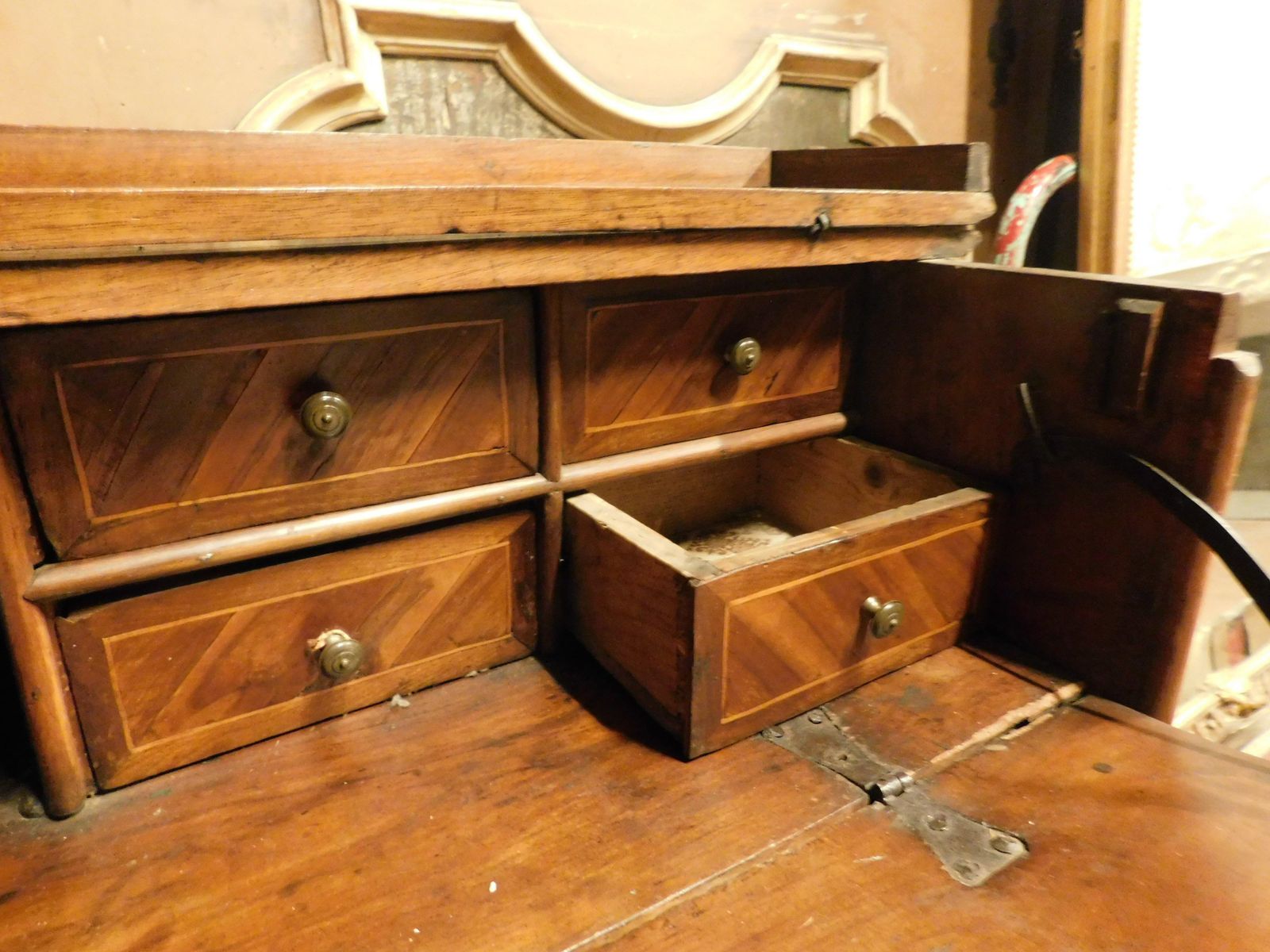 5497.0 Folding Chest Of Drawers In Walnut With Inlays, Italy photo