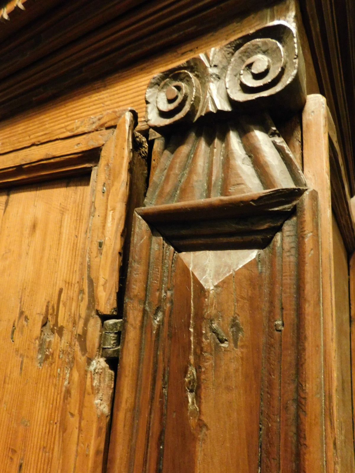 photo furniture Armoires Wardrobe In Larch Wood With Two Doors With Carved Rhombuses, Italy