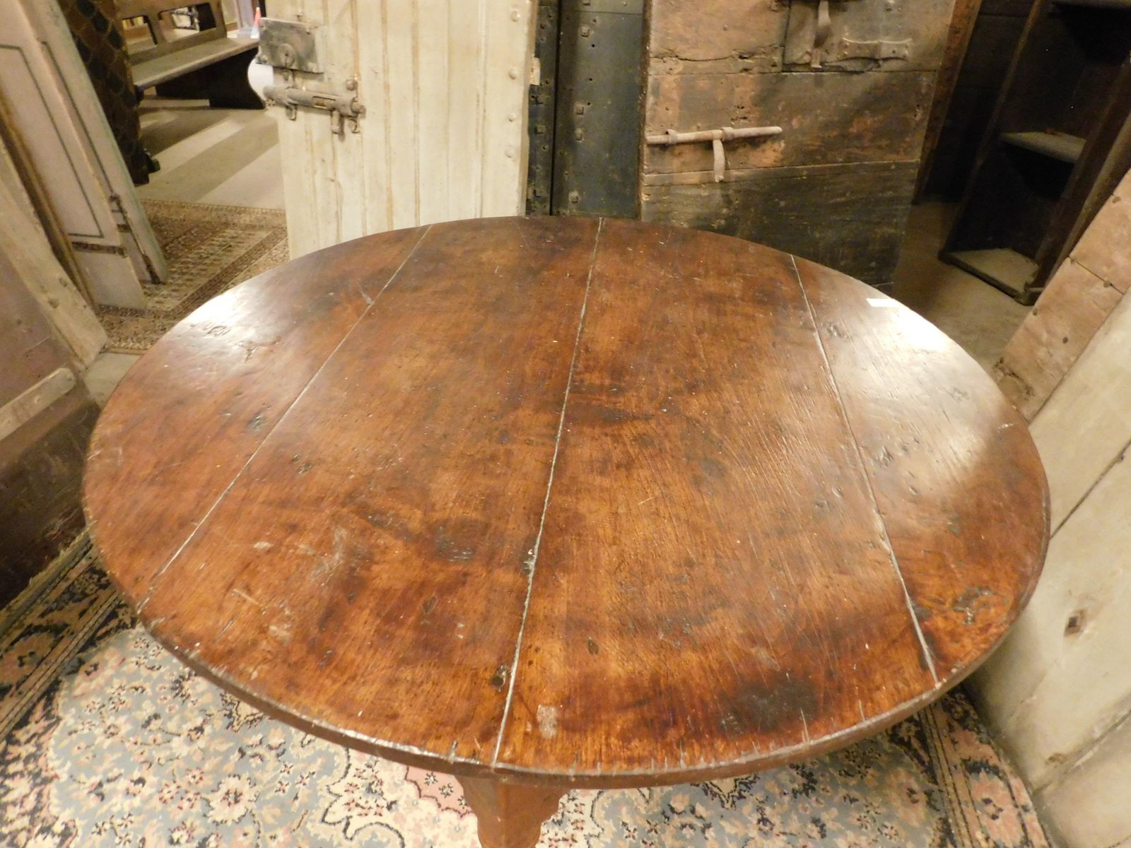 Round Table In Walnut And Beech Wood, Carved Legs, Italy photo 1718.0