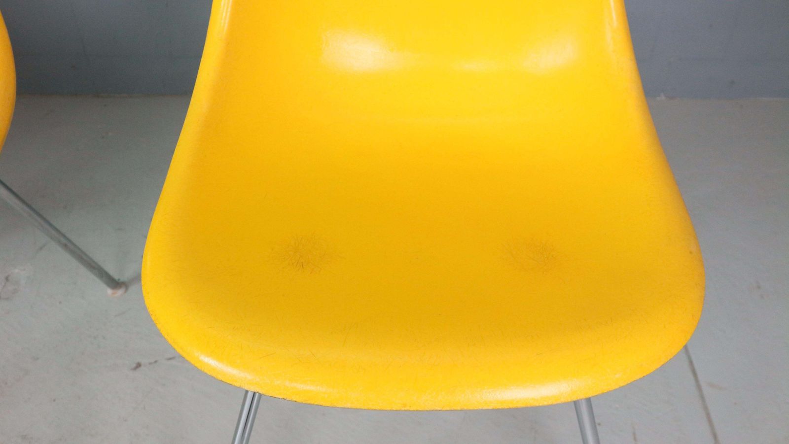 Charles & Ray Eames Set Of 4 Yellow "H Base" Chairs For Herman Miller, 1960 photo vinterior