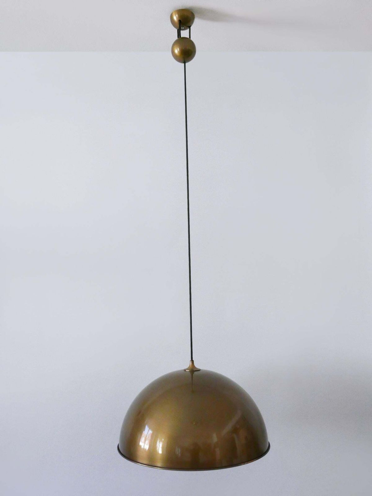 Large & Elegant Mid Century Counterweight Brass Pendant Lamp By Florian Schulz photo buy