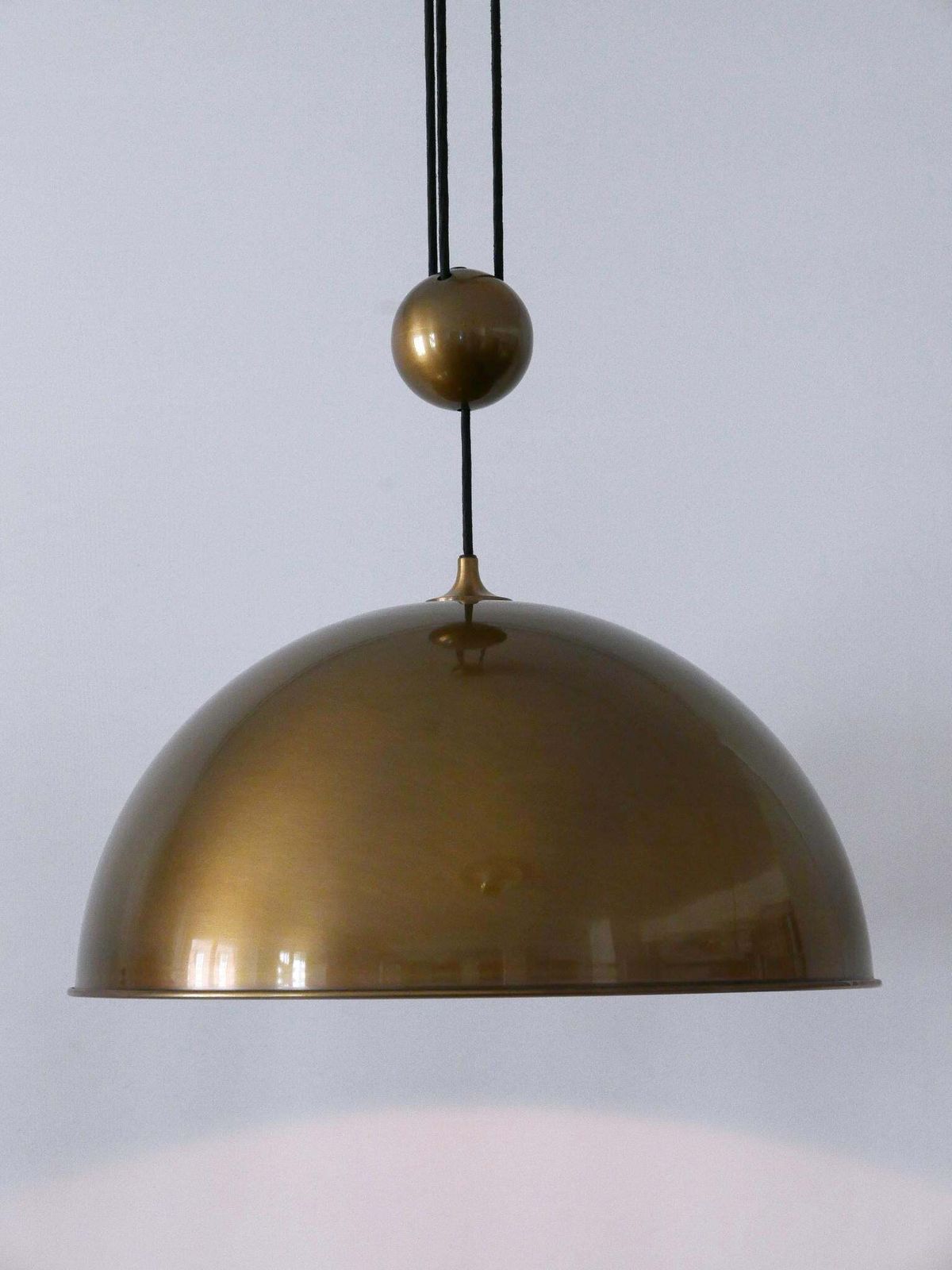 photo furniture Large & Elegant Mid Century Counterweight Brass Pendant Lamp By Florian Schulz