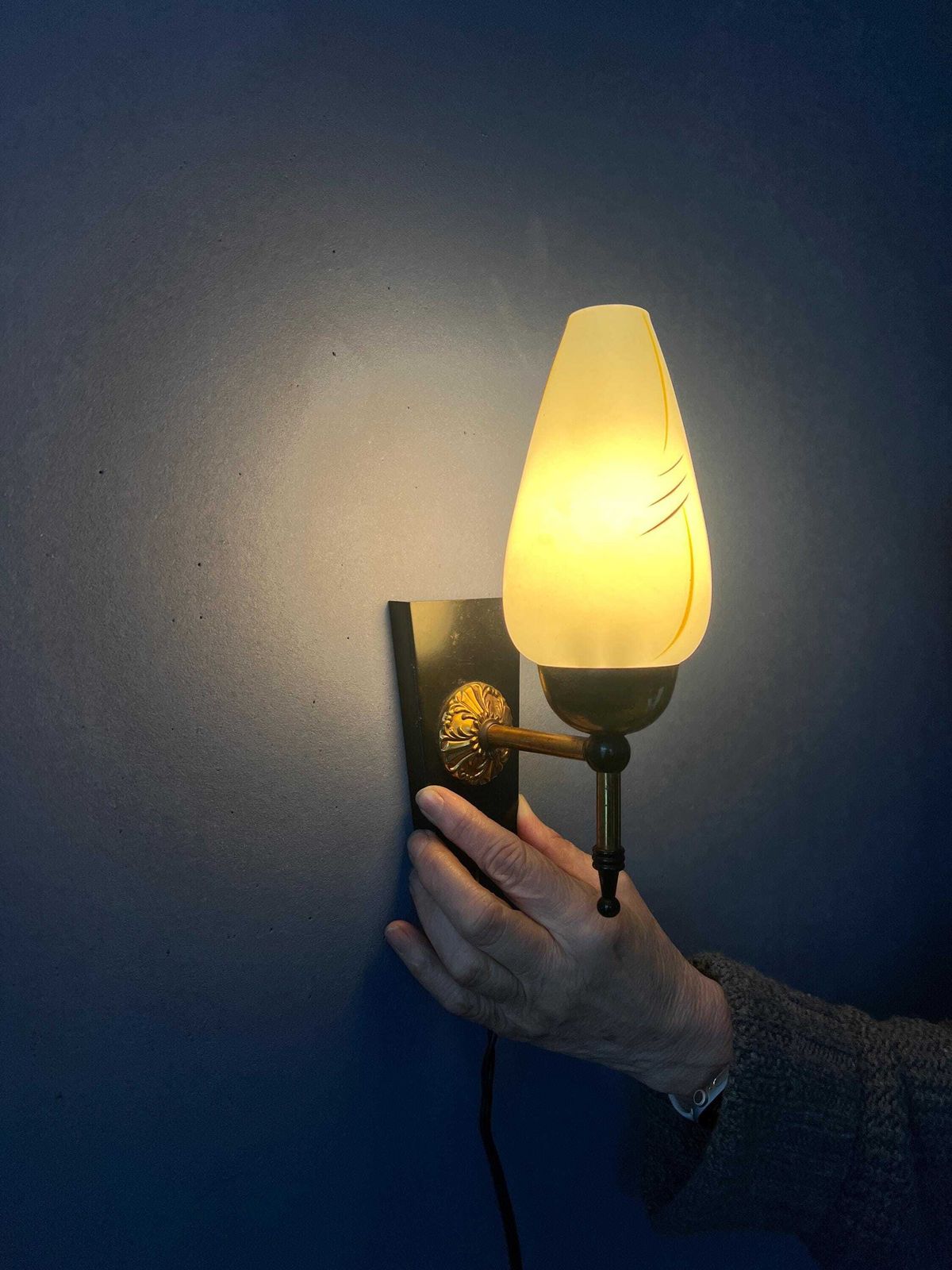 Vintage Mid Century Glazen Wandlamp photo Verlichting