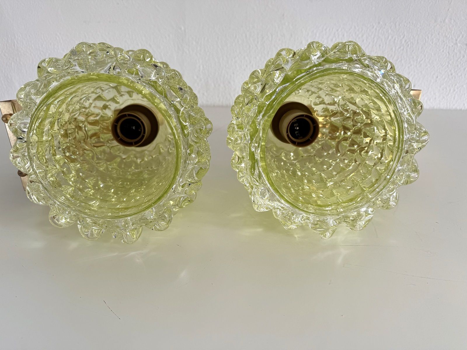 Italian Art Deco Brass And Green Rostrato Murano Glass Wall Sconces In Barovier Toso Style photo vintage