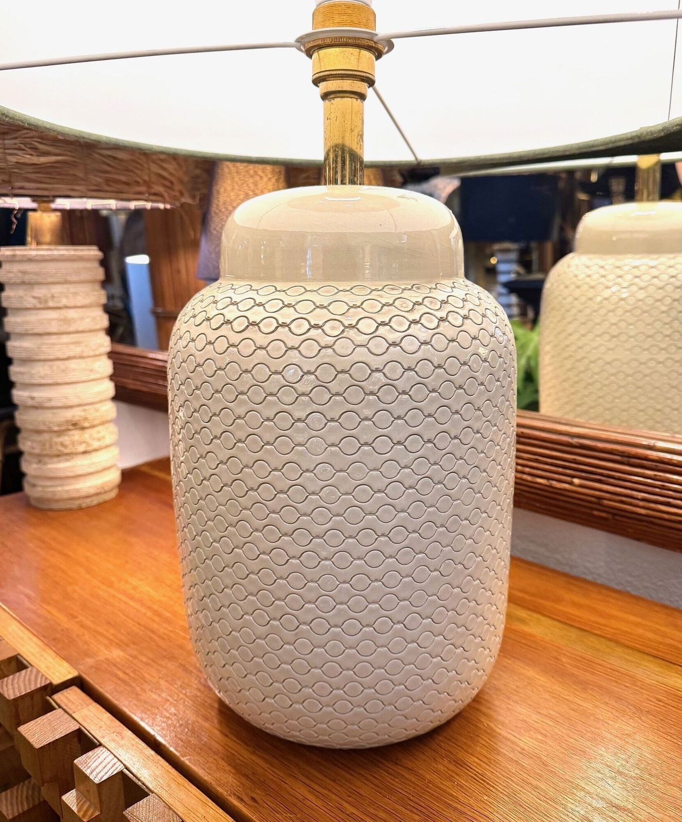 photo vinterior A Large 1970s Italian Cream Ceramic Lamp By Tommaso Barbi
