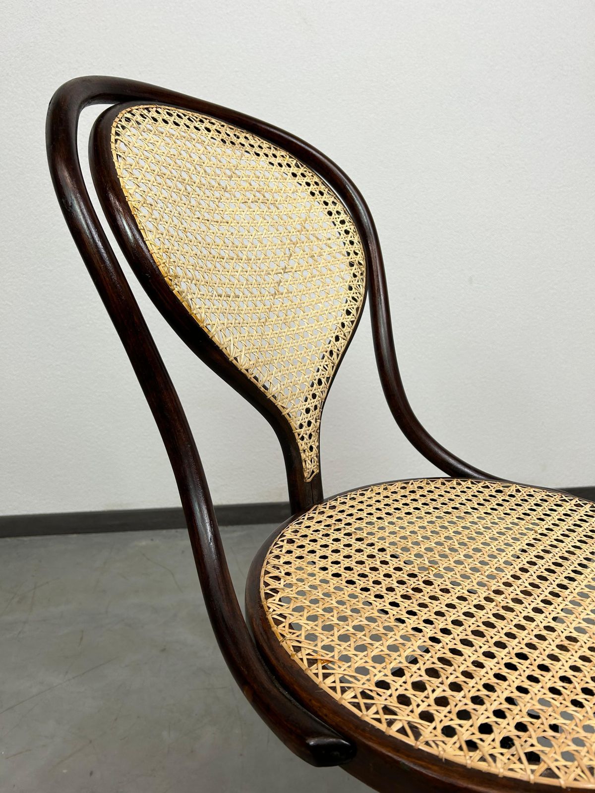 Bentwood Swivel Chair No.9 By J.J.Kohn photo vinterior
