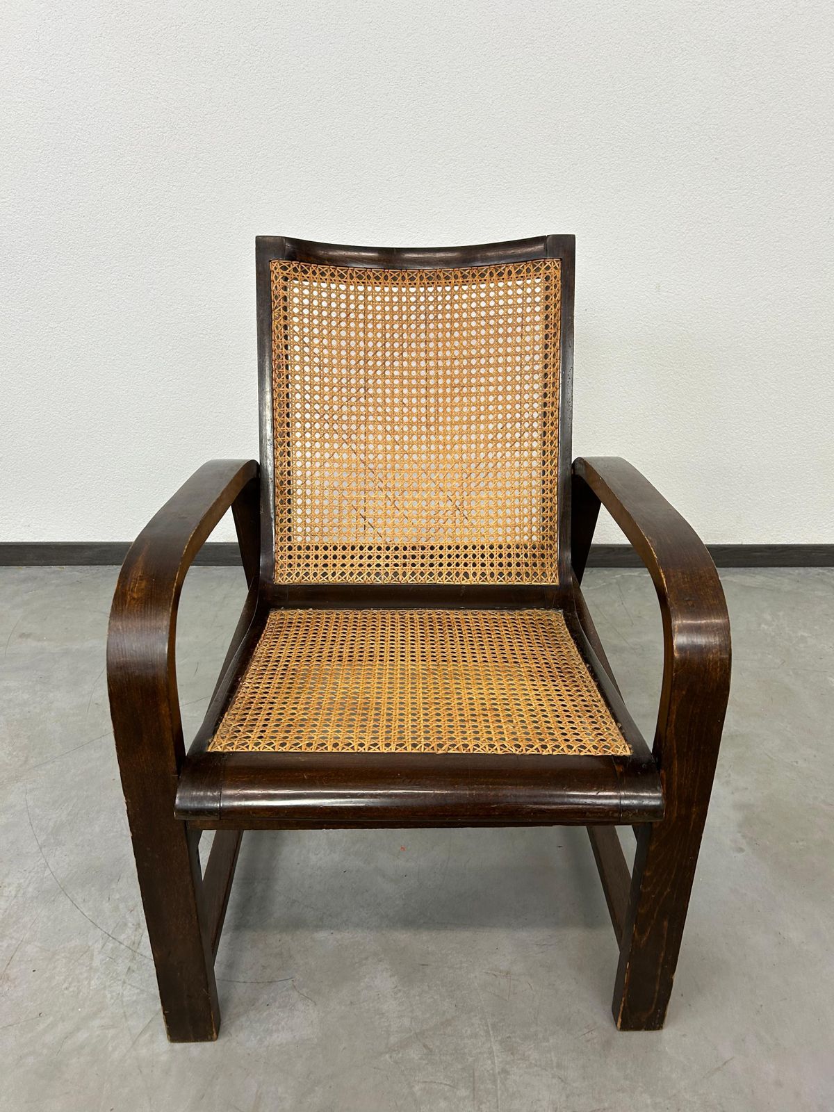 Functionalist Bentwood Lounge Chair No.668 Thonet Debrecen photo for sale