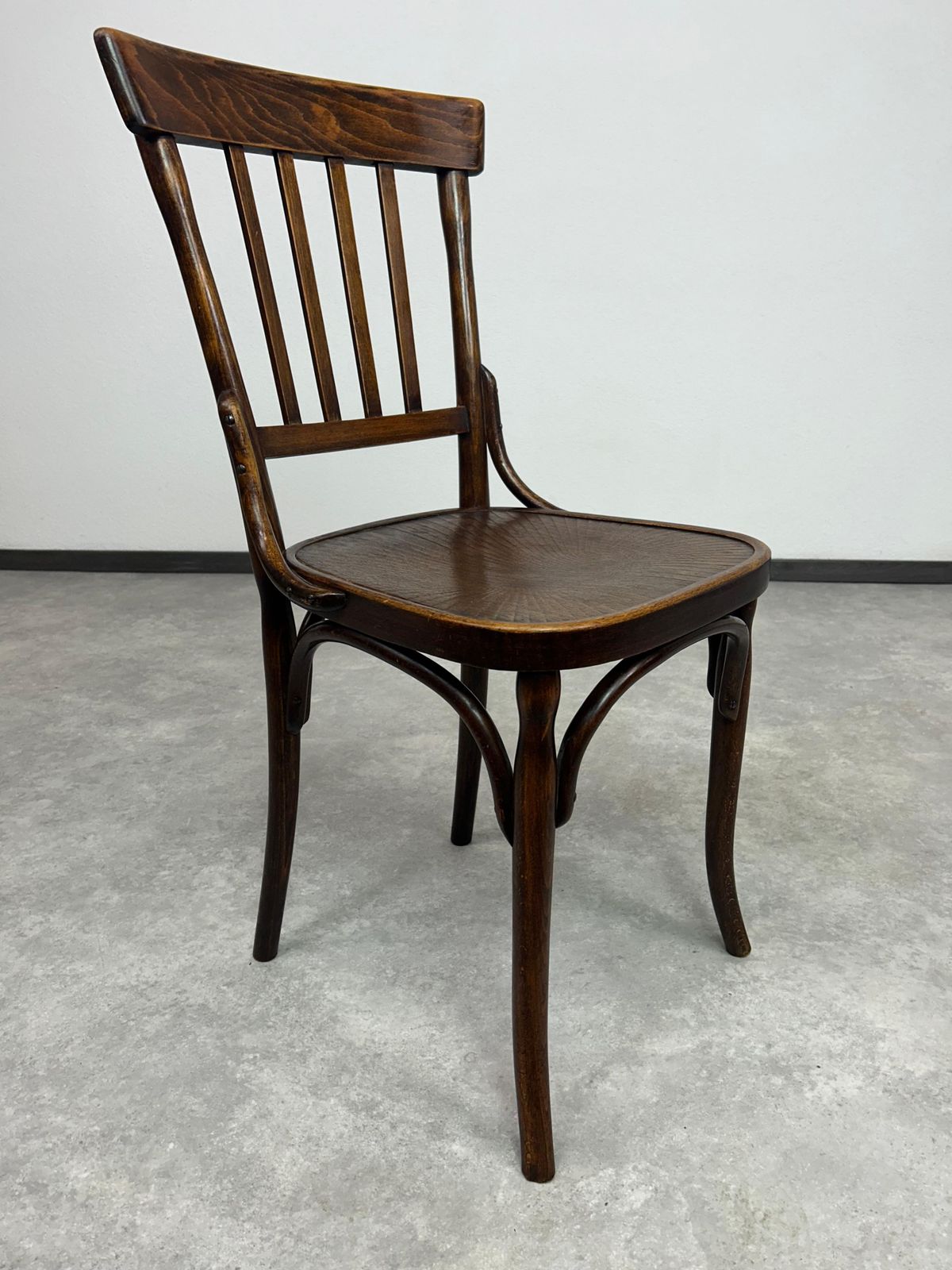Set Of 6 Dining Chairs By Thonet Mundus photo Furniture