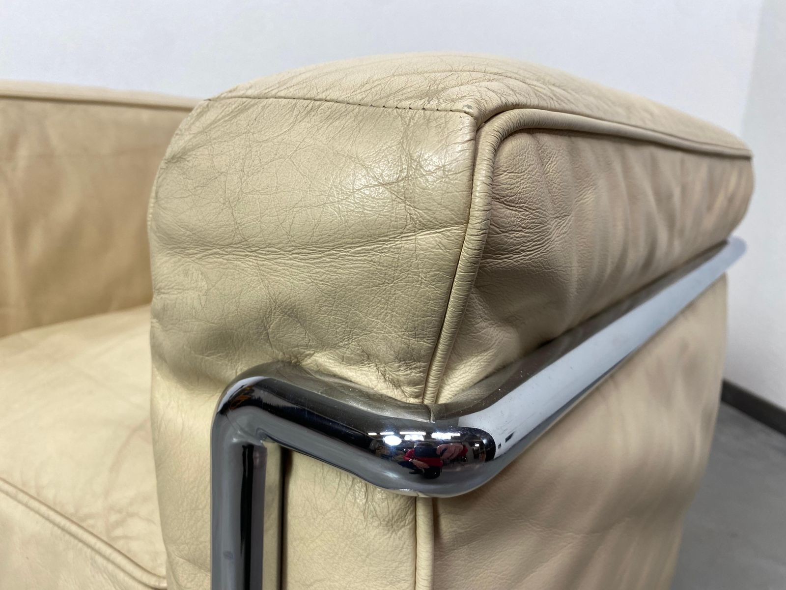 photo for sale White Leather Club Chairs Lc2 By Le Corbusier For Cassina