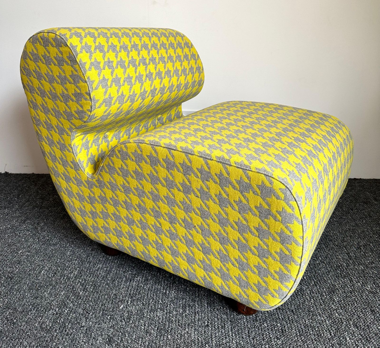 Mid Century Modern Pair Of Slipper Chairs P. Italy, 1970s photo vintage