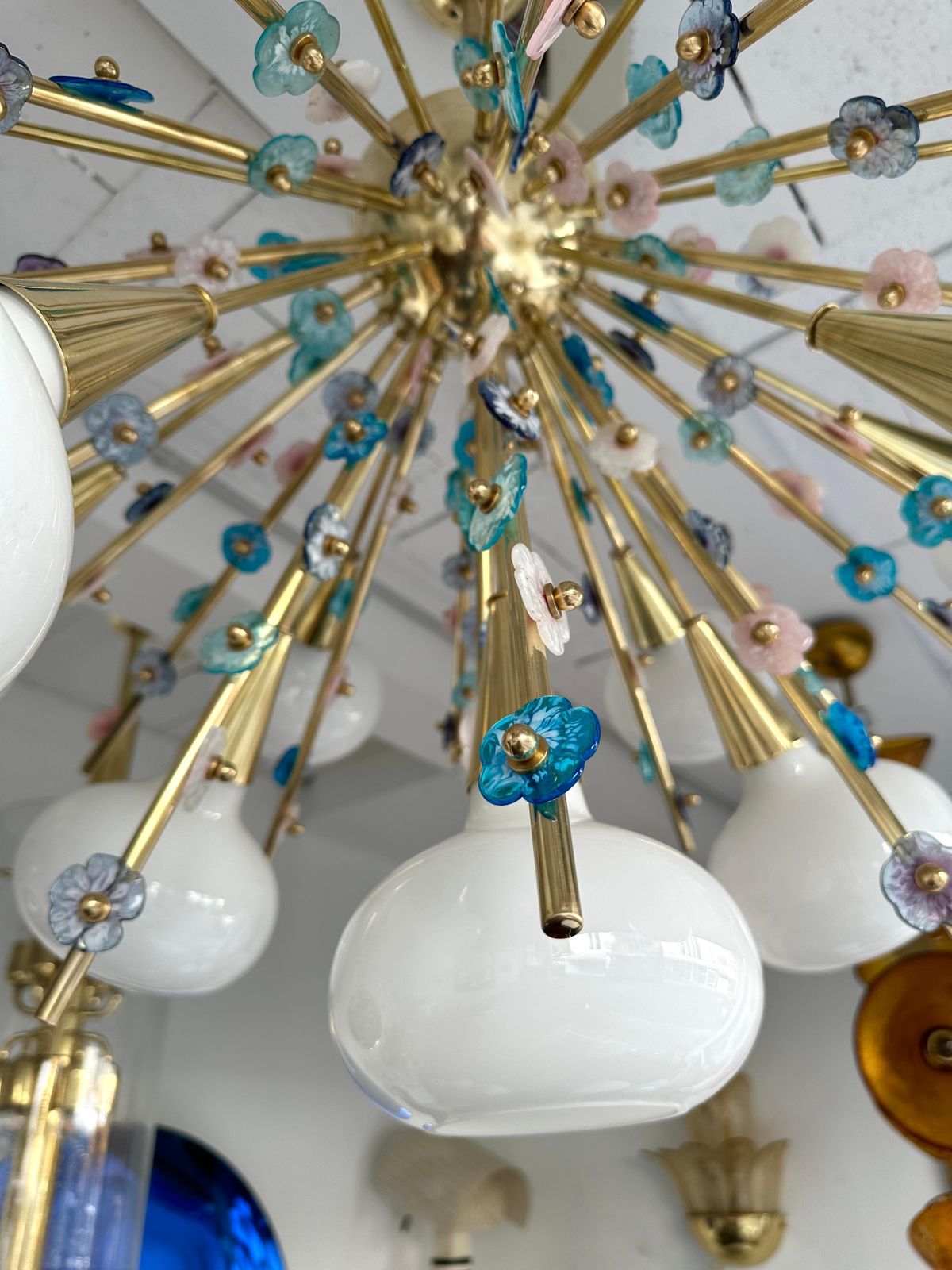 Lighting Contemporary Brass Sputnik Chandelier Flowers Murano Glass White Cup, Italy photo