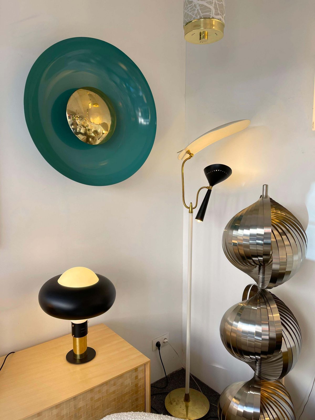 Contemporary Pair Of Curve Lacquered Metal And Brass Sconces, Italy photo vintage