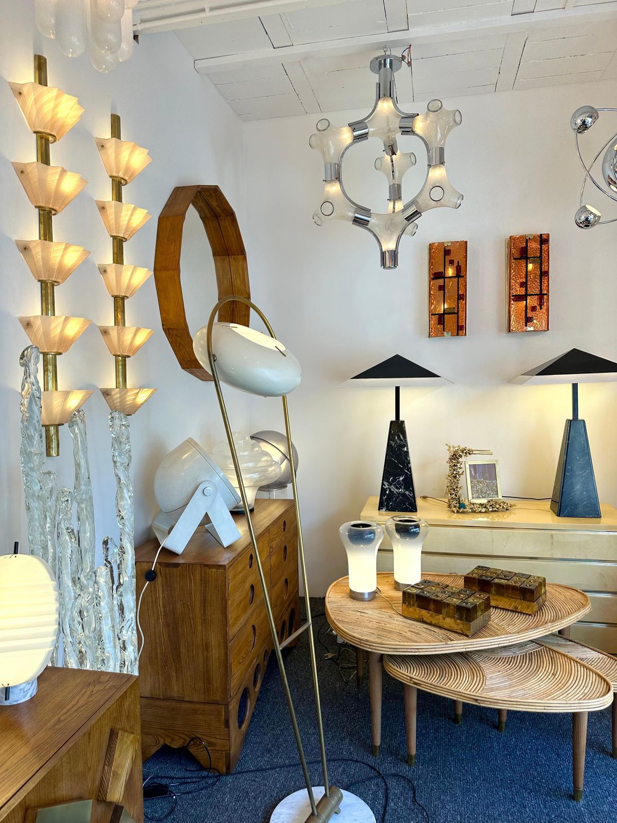Contemporary Pair Of Brass And Coral Murano Glass Sconces, Italy photo for sale