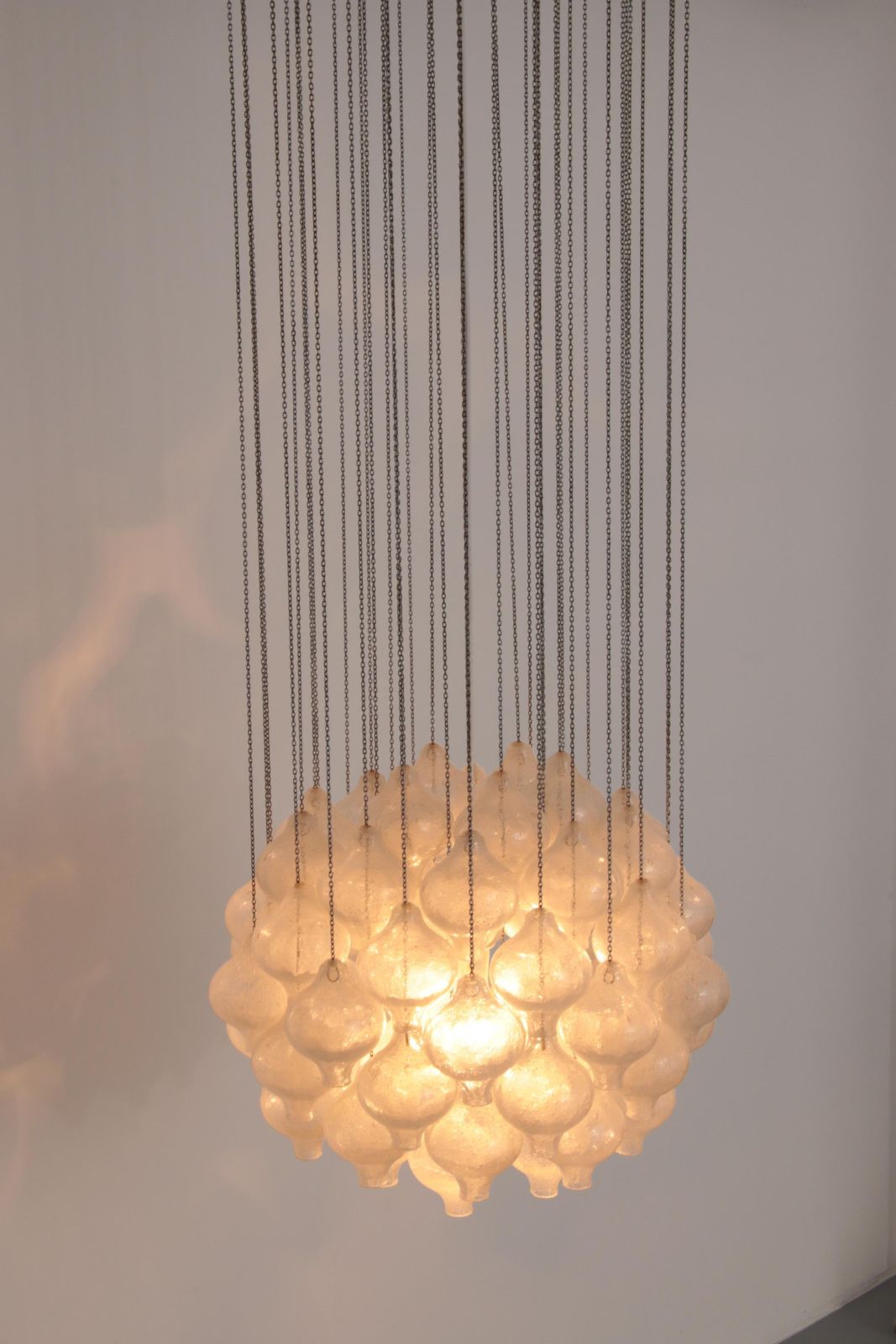 Kalmar 'Tulipan' Chandelier Pendant Light, Blown Glass 1970 photo 4704.0