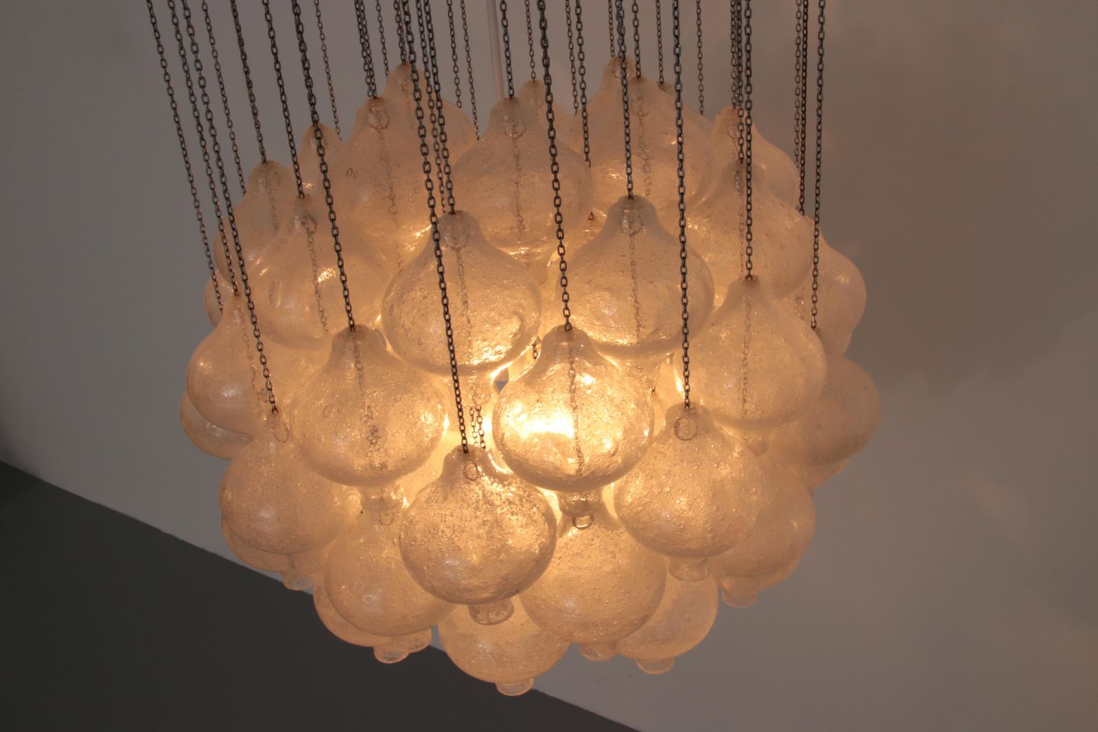 photo vinterior Kalmar 'Tulipan' Chandelier Pendant Light, Blown Glass 1970