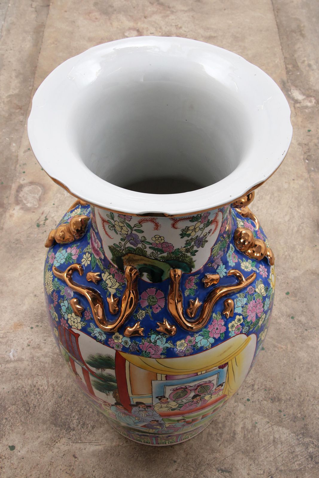photo vintage Old Chinese Ceramic Hand Painted Vase