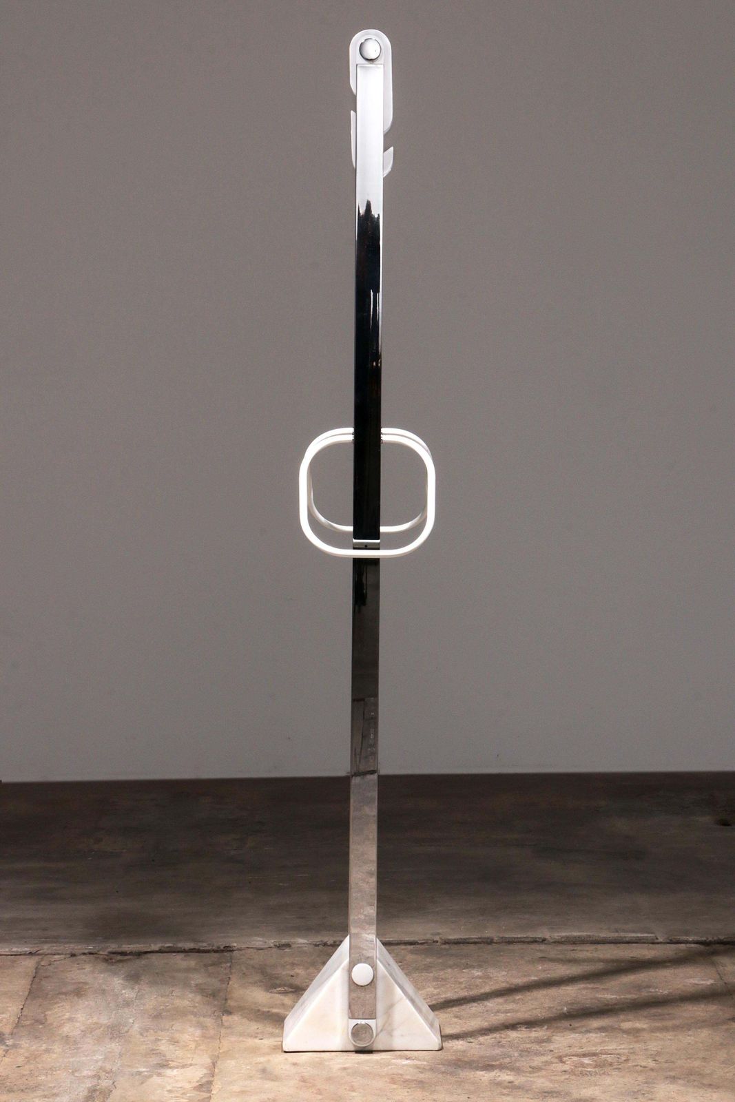 Italian Design Coat Rack With White Marble Base And Chrome Uprights, 1970 photo vinterior