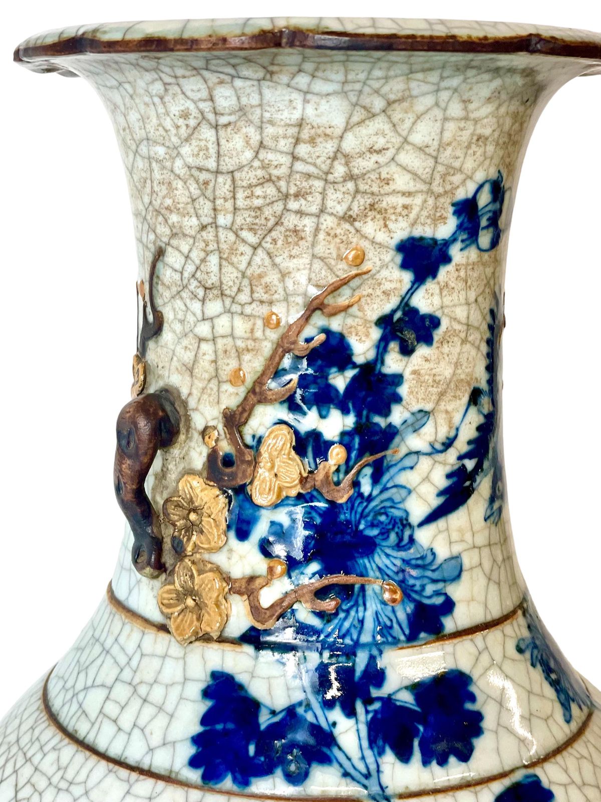 photo furniture Chinese Nanjing Crackleware Blue And White Vase