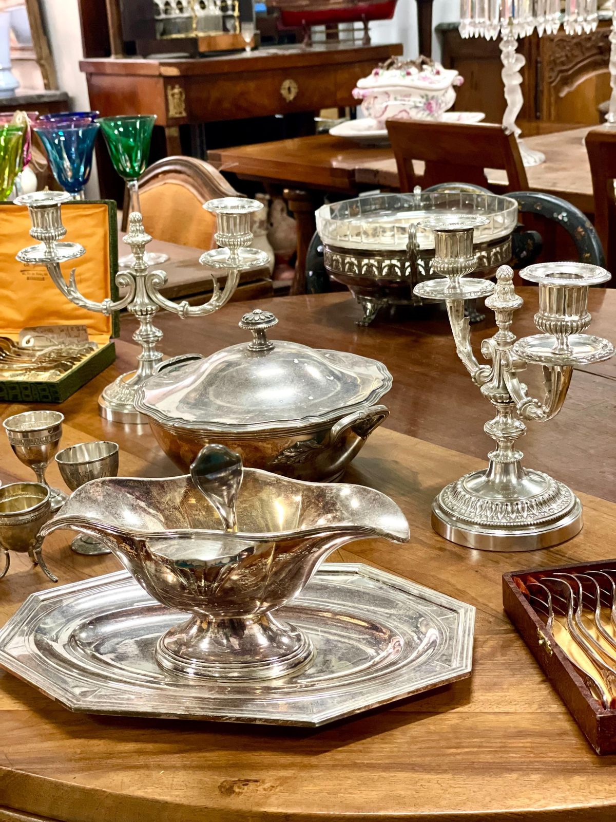 1245.0 19th Century Pair Of Neoclassical Silver Plated Candelabra photo