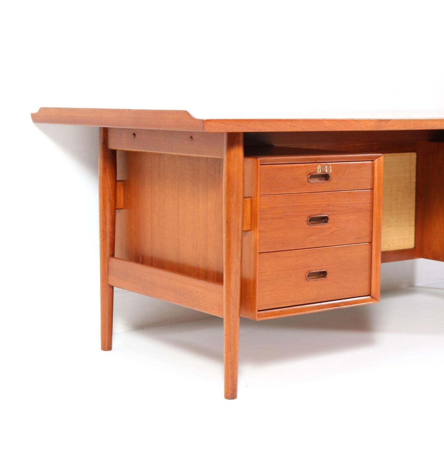 photo vinterior Mid Century Modern Executive Desk 207 By Arne Vodder For Sibast, 1960s