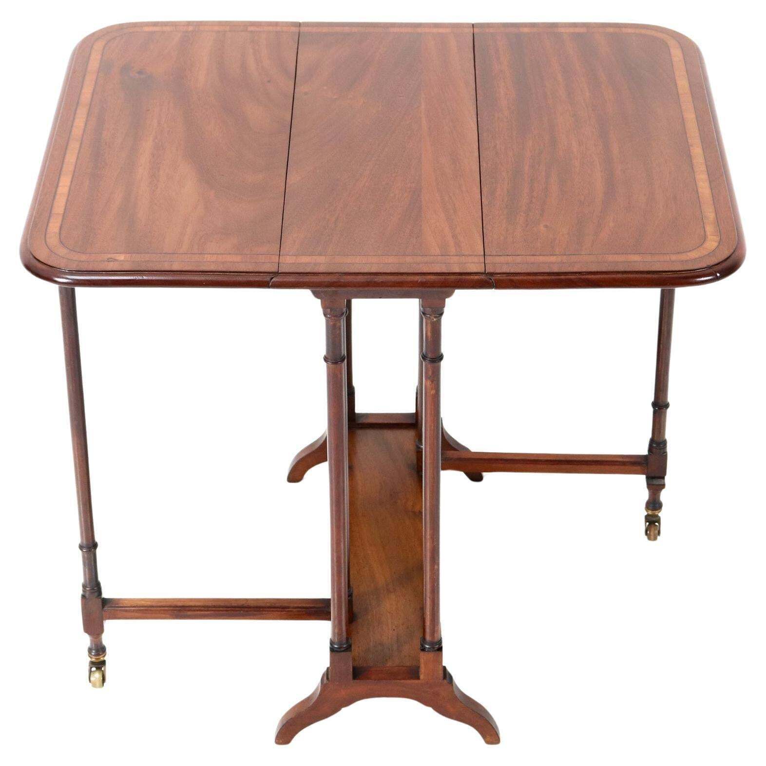 Walnut English 19th Century Spider Leg Table With Drop Leaves
