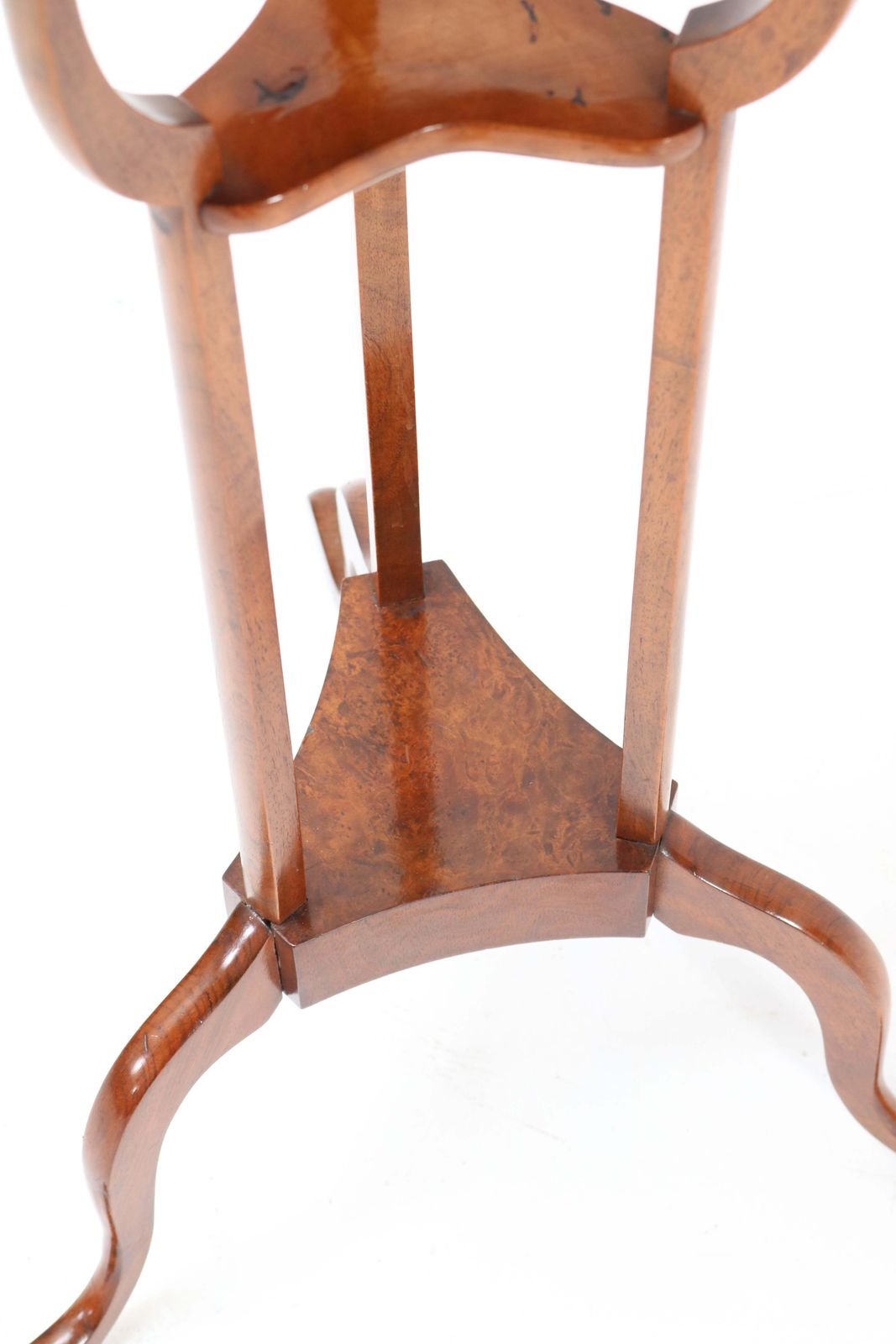English 19th Century Burl And Walnut Tripod Occasional Table photo vinterior