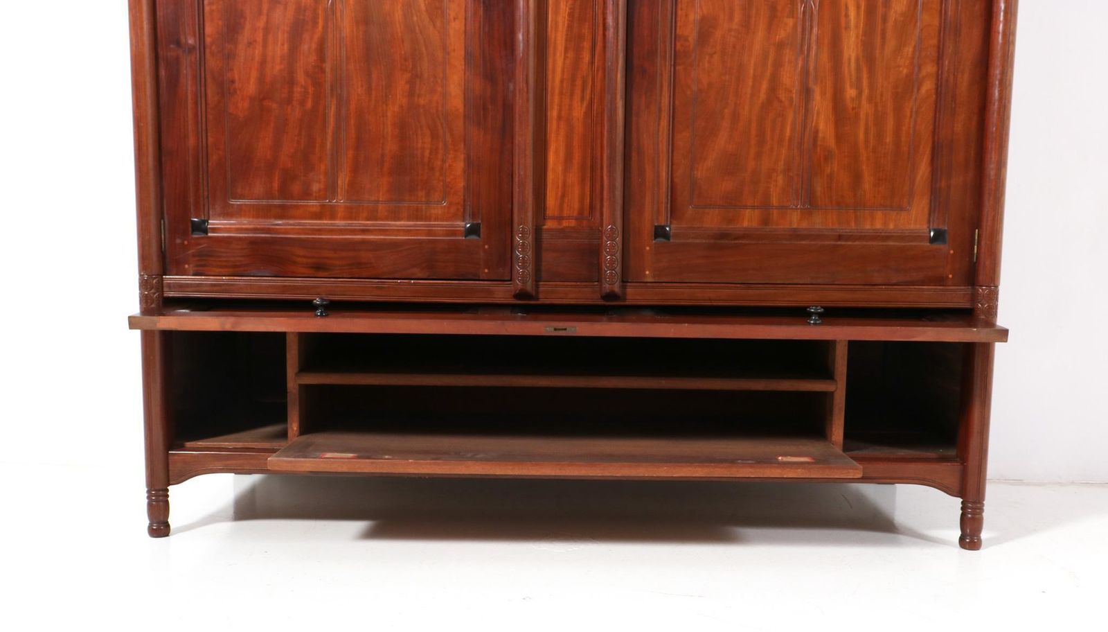 18518.0 Arts & Crafts Armoire Or Wardrobe By Jac. Van Den Bosch For 'T Binnenhuis, 1910 photo