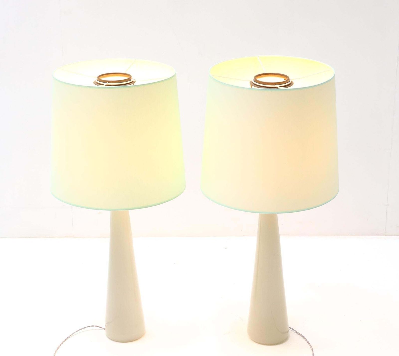 Two Mid Century Modern Opaline Table Lamps By Archimede Seguso Murano, 1970s photo buy