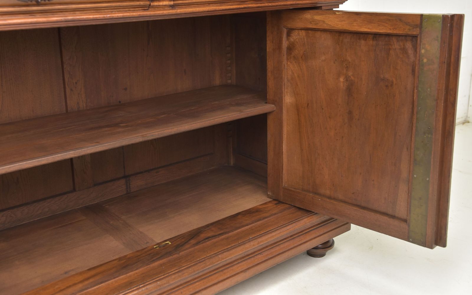 Antique! Restored Walnut Sideboard, Gründerzeit Buffet Cabinet, Credenza photo 1354.0