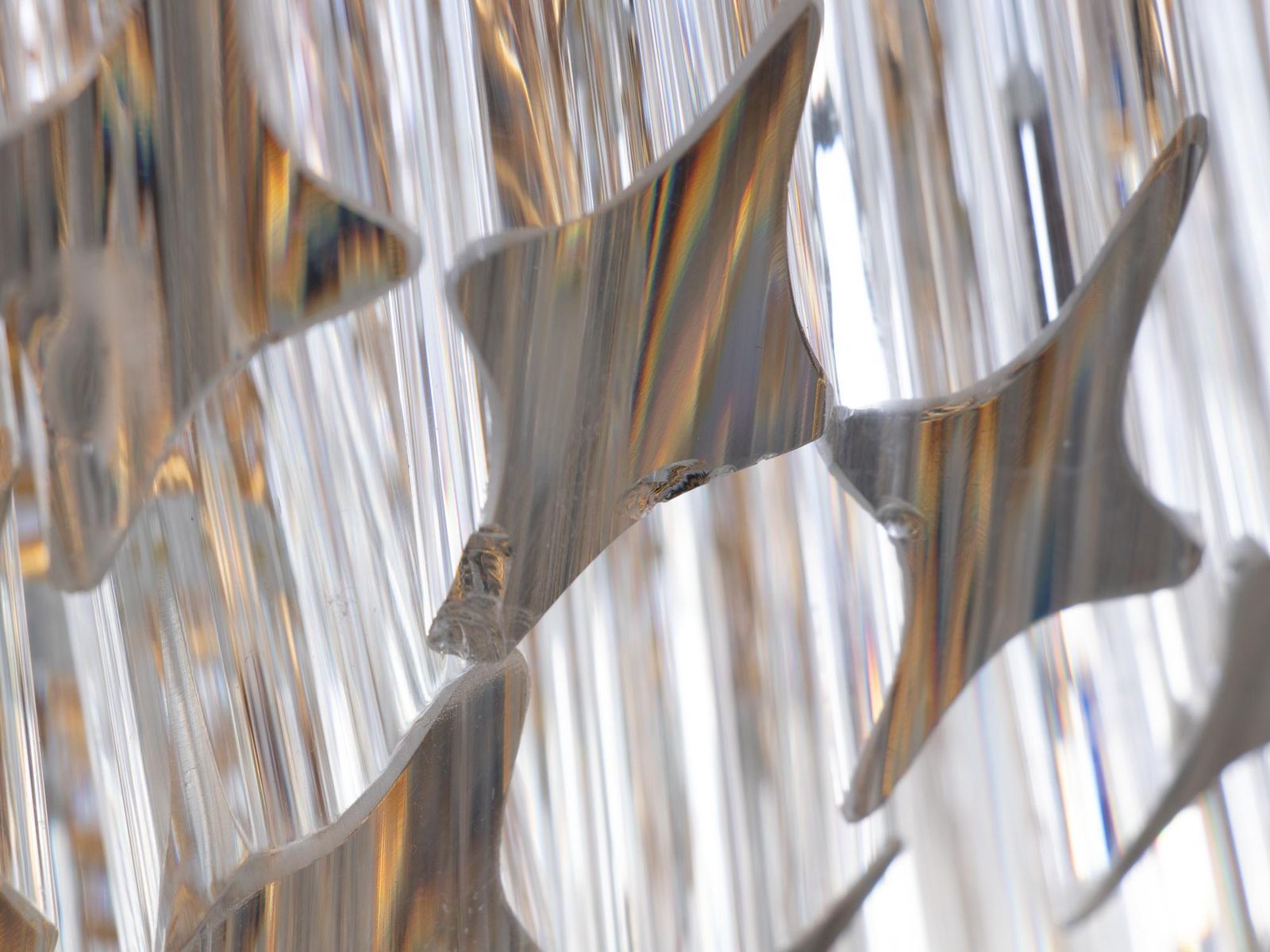 photo vinterior Glamorous 21" Novaresi Chandelier Crystal Prisms & Gilt Brass, Italy 1970s