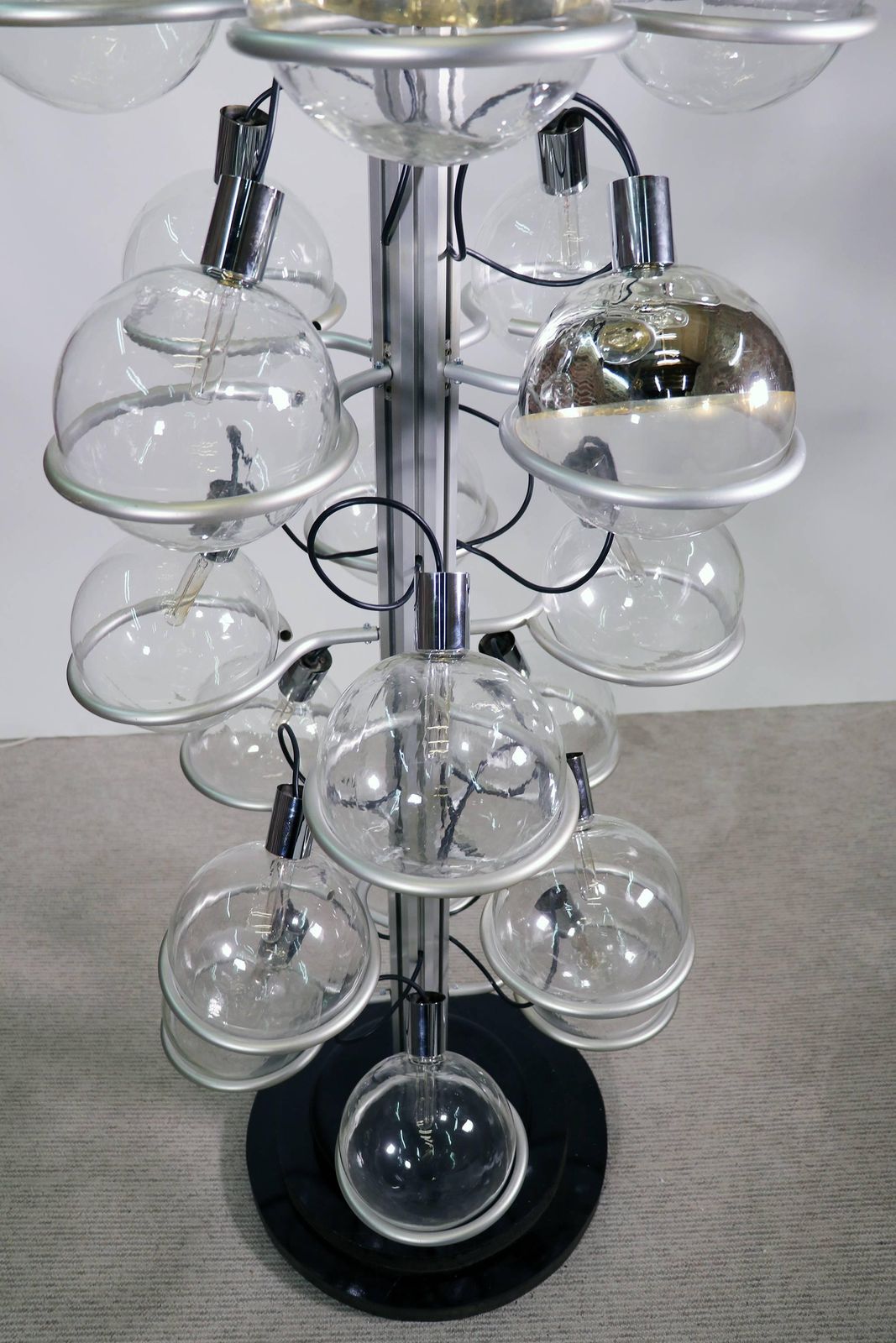 Unique Monumental 102“ Foyer Lighting Object 32 Globes By Sarfatti Attr., 1960s photo Lighting