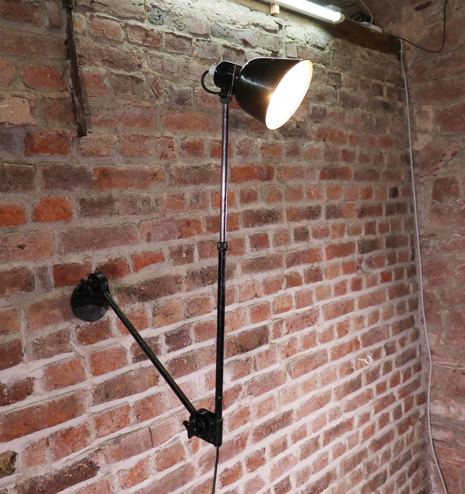Vintage Industrial Adjustable Articulated Telescopic Task Lamp photo furniture