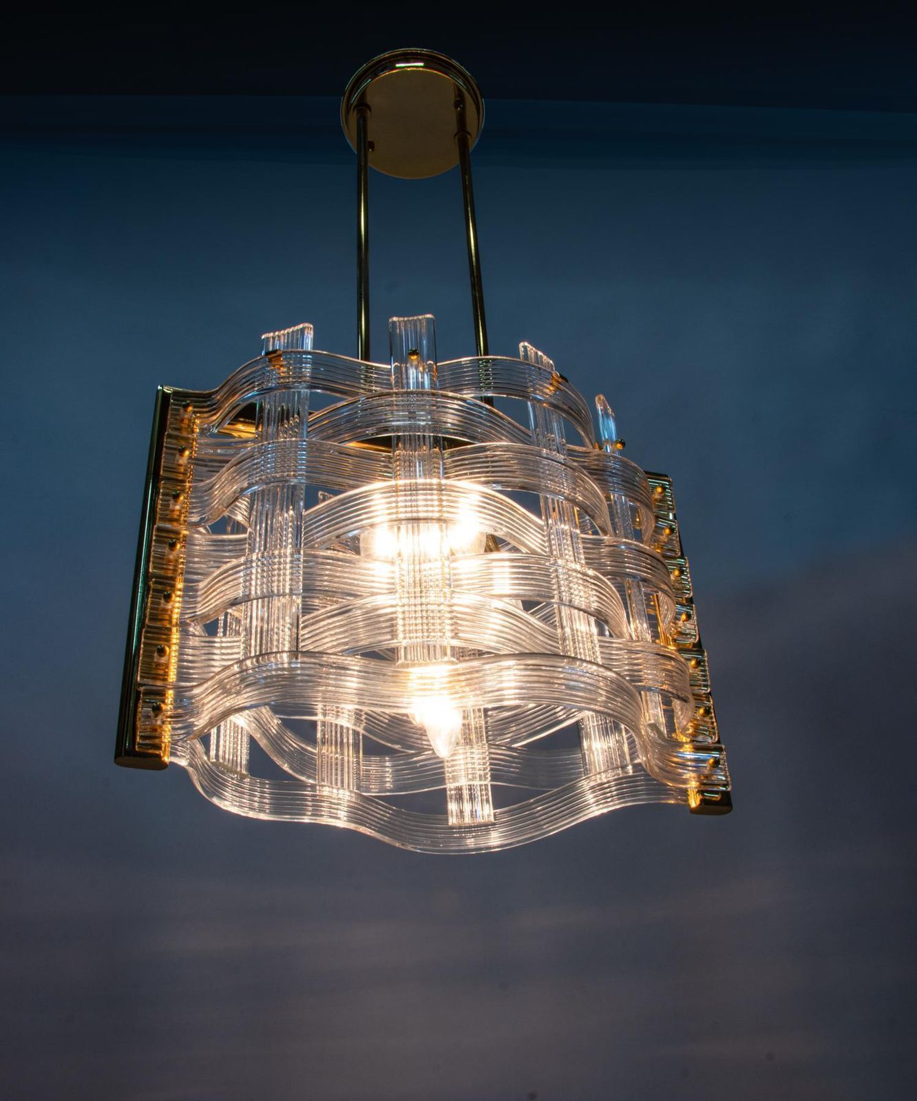 photo vinterior Venini 20" Nastri Chandelier Wave Shaped Murano Glass & Gold Plated Brass, 1970s