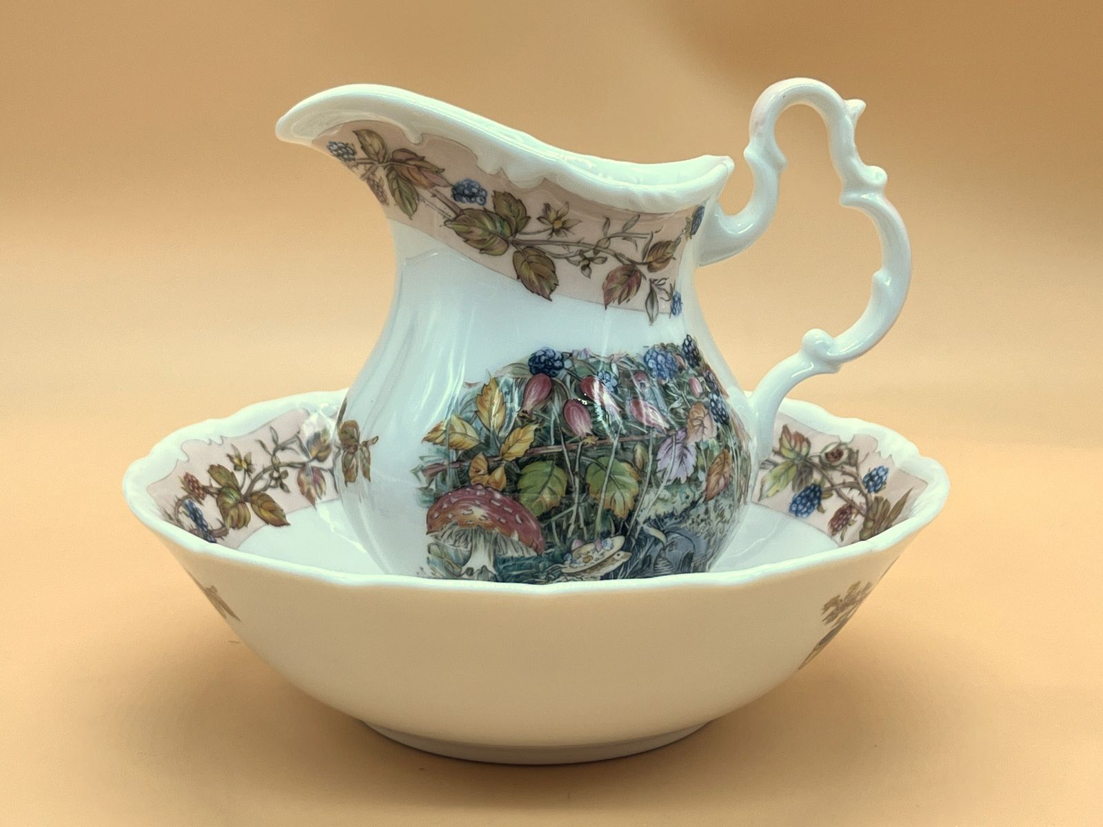 Royal Doulton Jill Barklem Brambly Hedge Autumn Bowl & Pitcher. C1991.