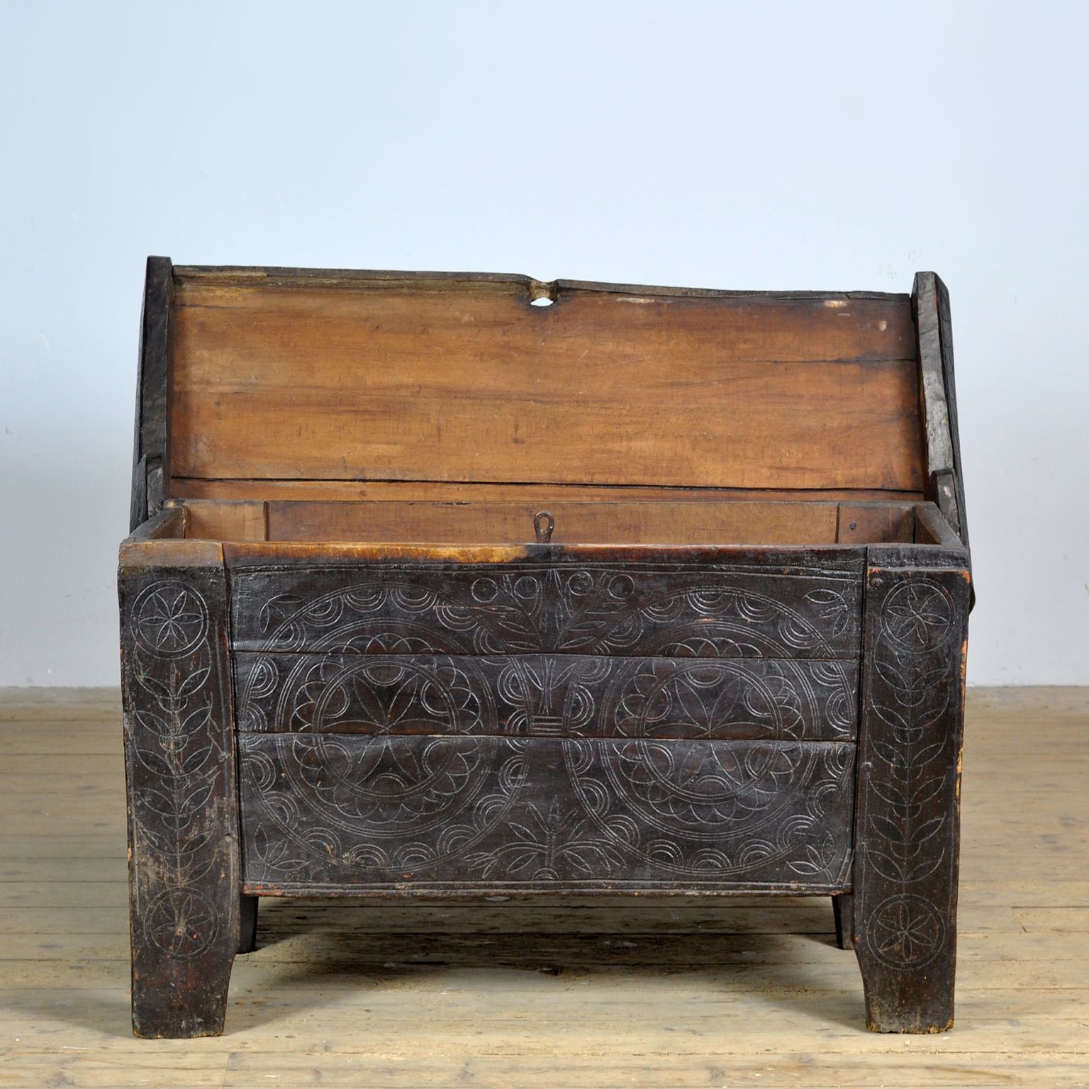Furniture Large Antique Shepherd’s Chest, 1850s photo